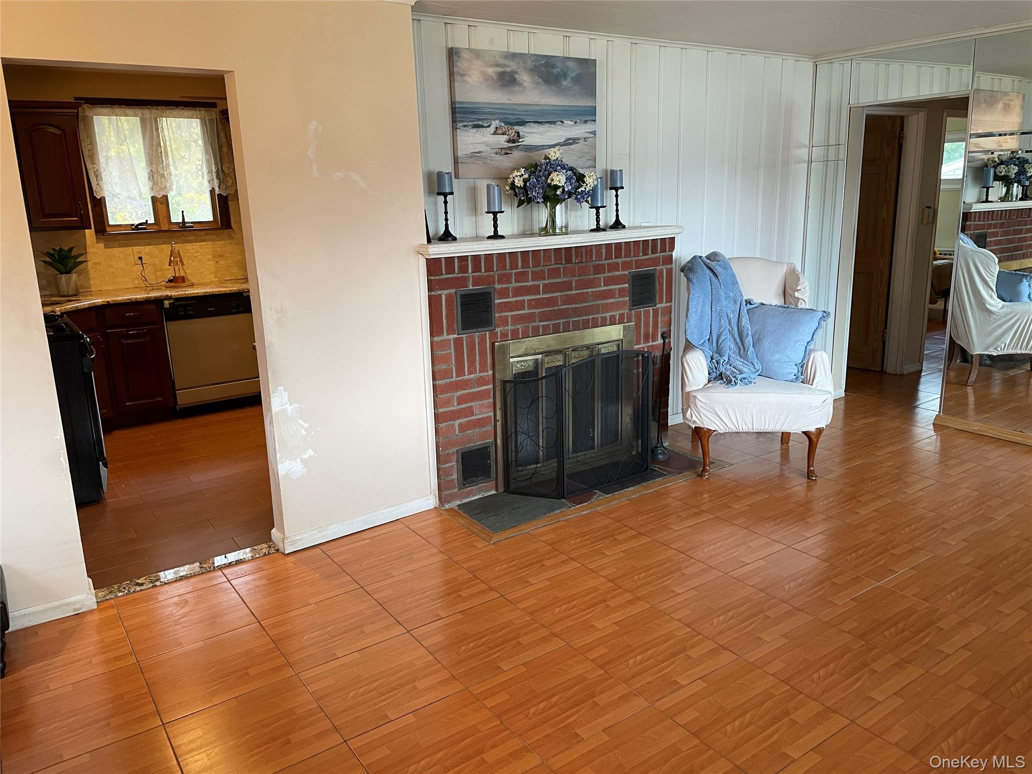 #4 photo, 335 Alfred Street, North Babylon , NY 11703