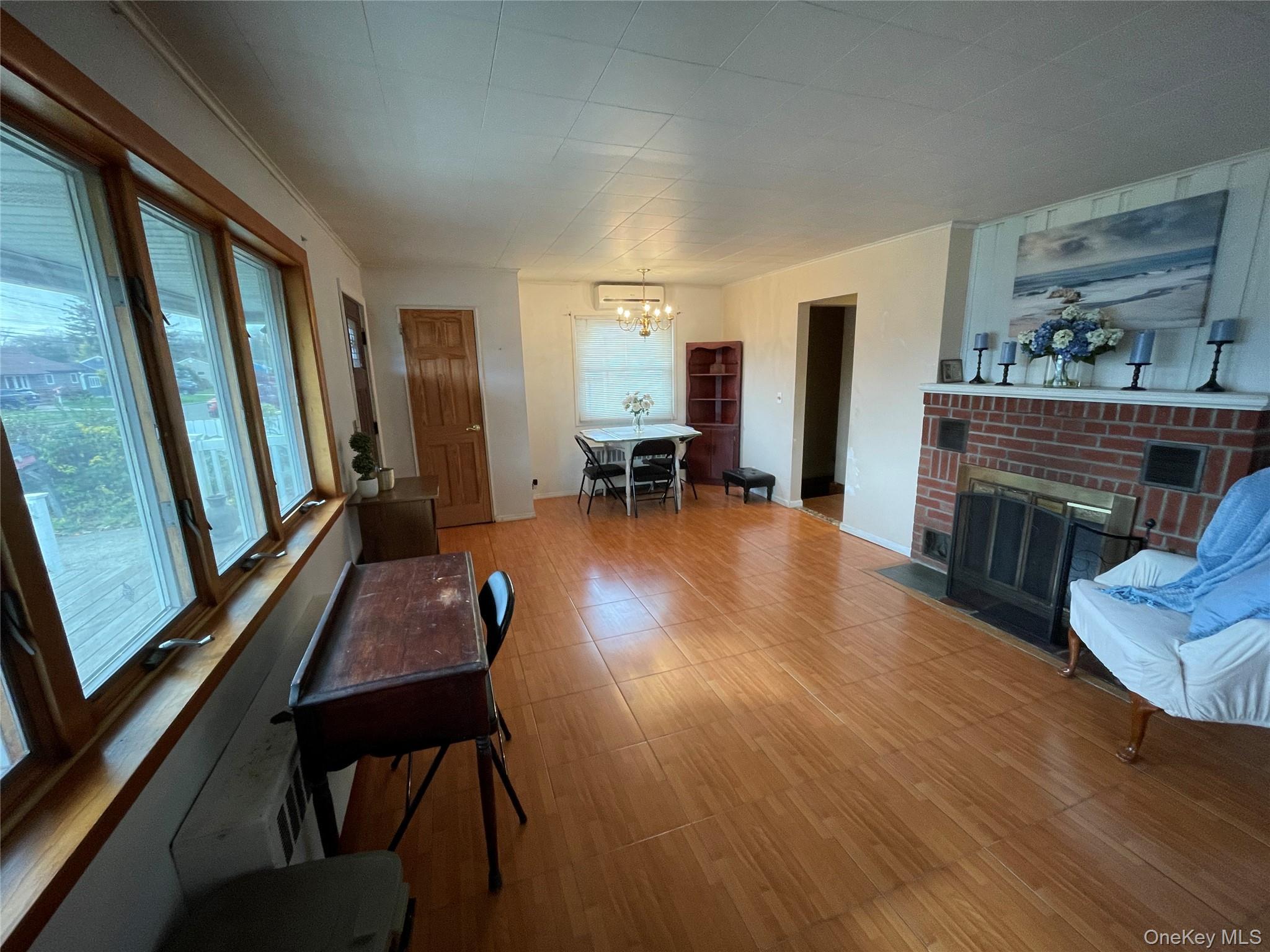 #5 photo, 335 Alfred Street, North Babylon , NY 11703