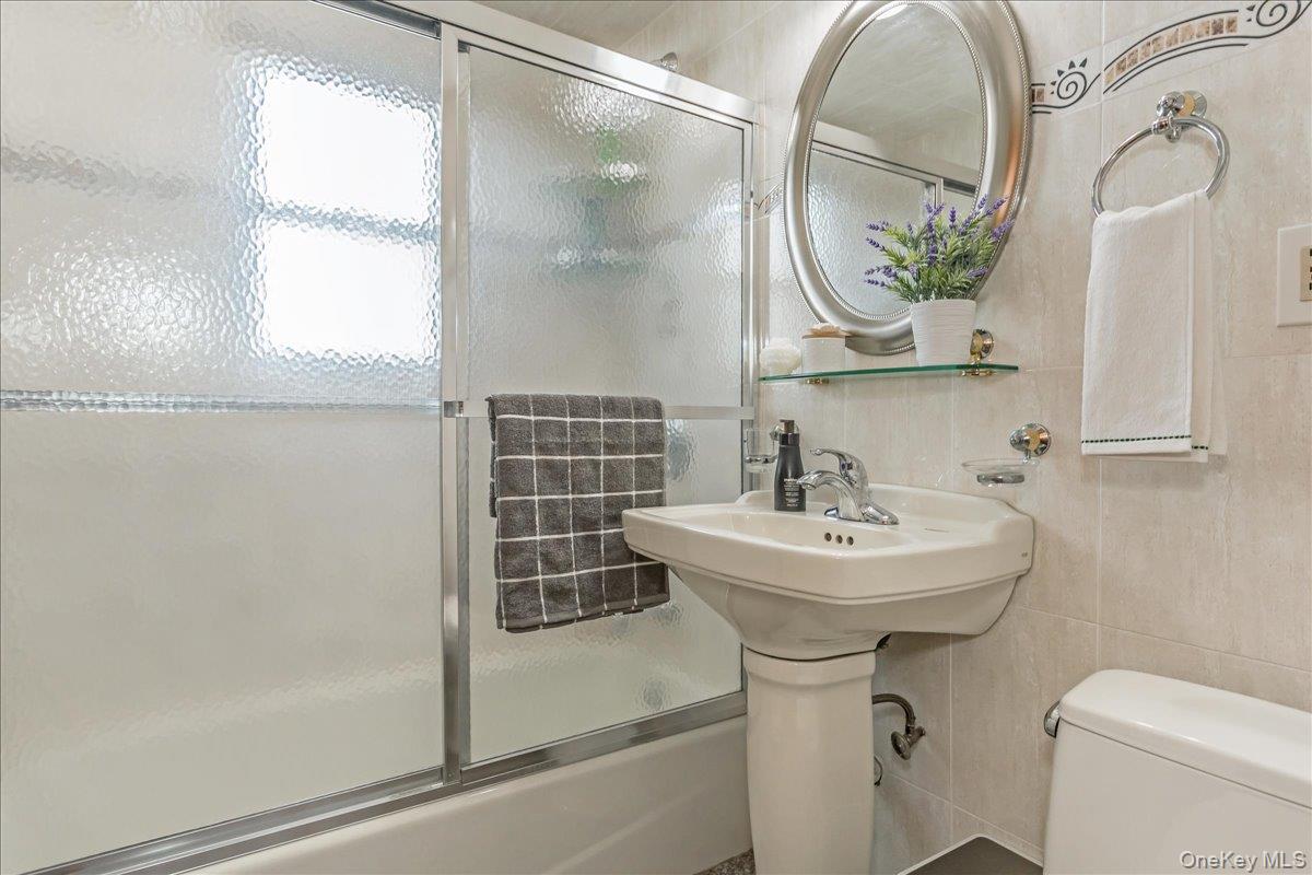 #10 photo, 95 Norman Street, New Hyde Park , NY 11040