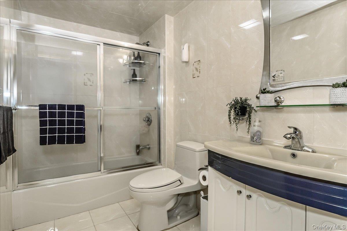 #14 photo, 95 Norman Street, New Hyde Park , NY 11040