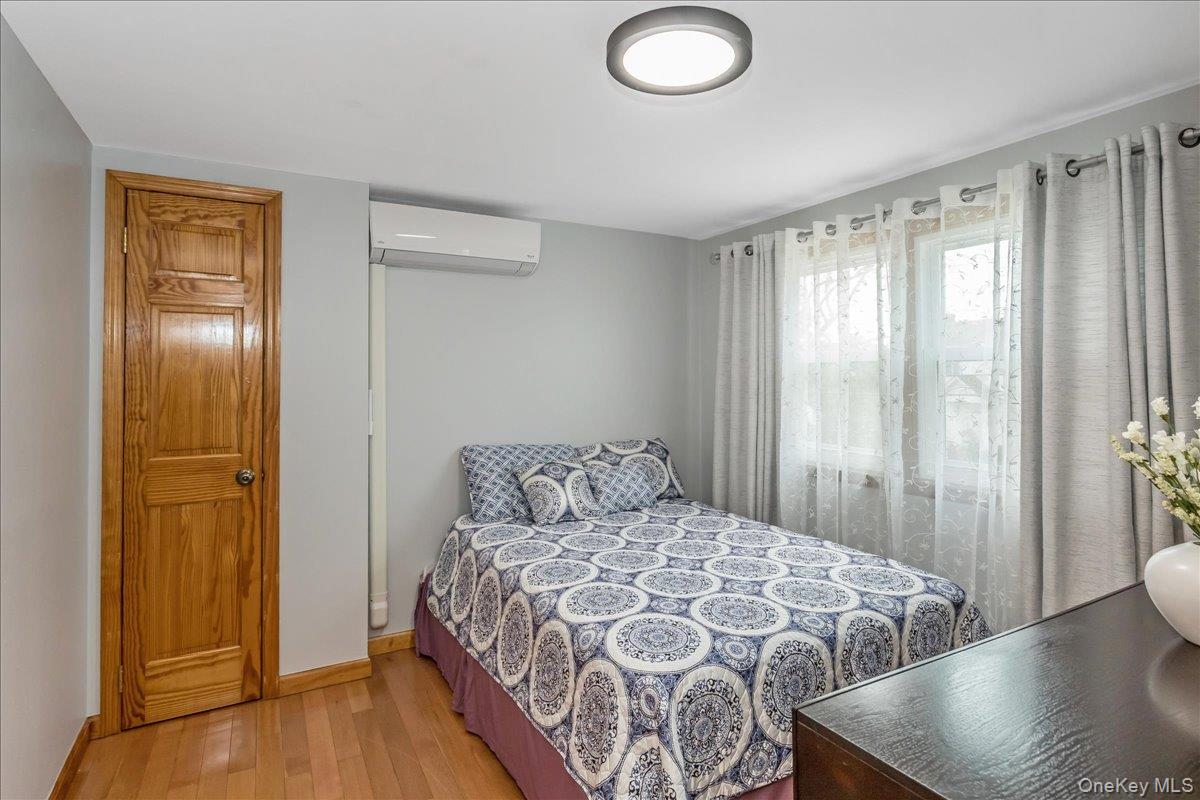 #15 photo, 95 Norman Street, New Hyde Park , NY 11040