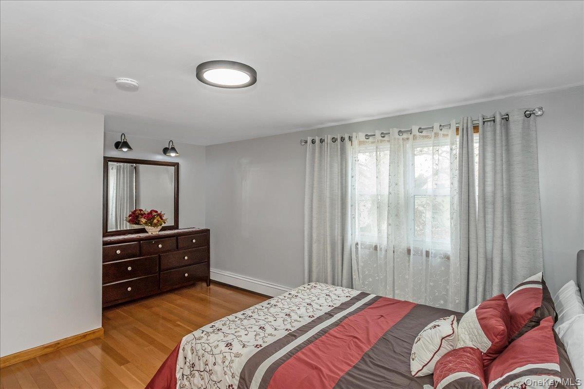 #16 photo, 95 Norman Street, New Hyde Park , NY 11040