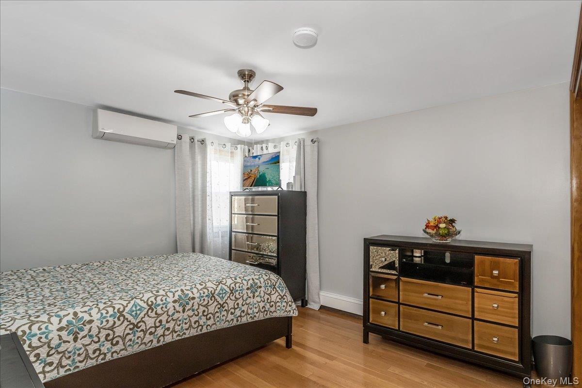 #17 photo, 95 Norman Street, New Hyde Park , NY 11040