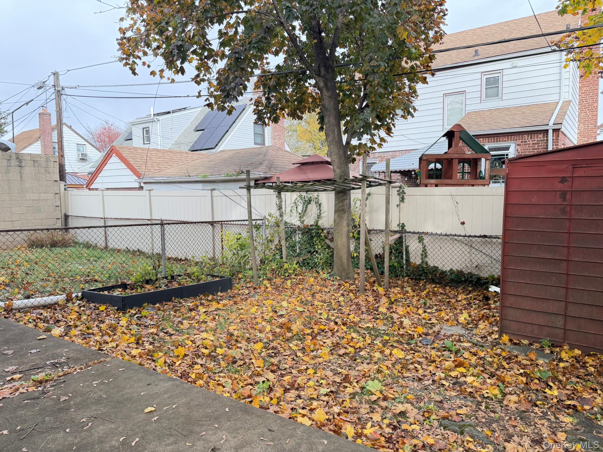 #5 photo, 83-27 Commonwealth Boulevard, Bellerose , NY 11426