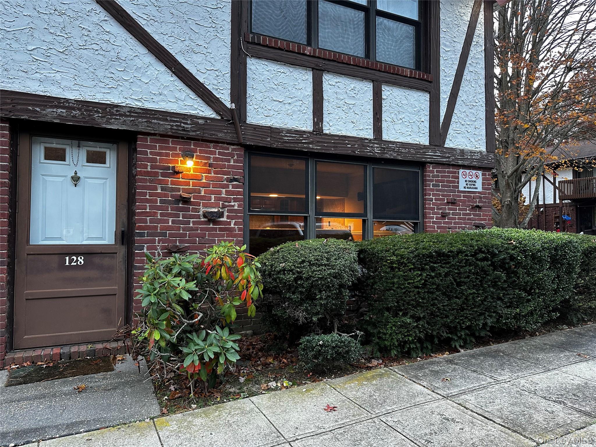 #16 photo, 128 Bailey Court, Middle Island , NY 11953