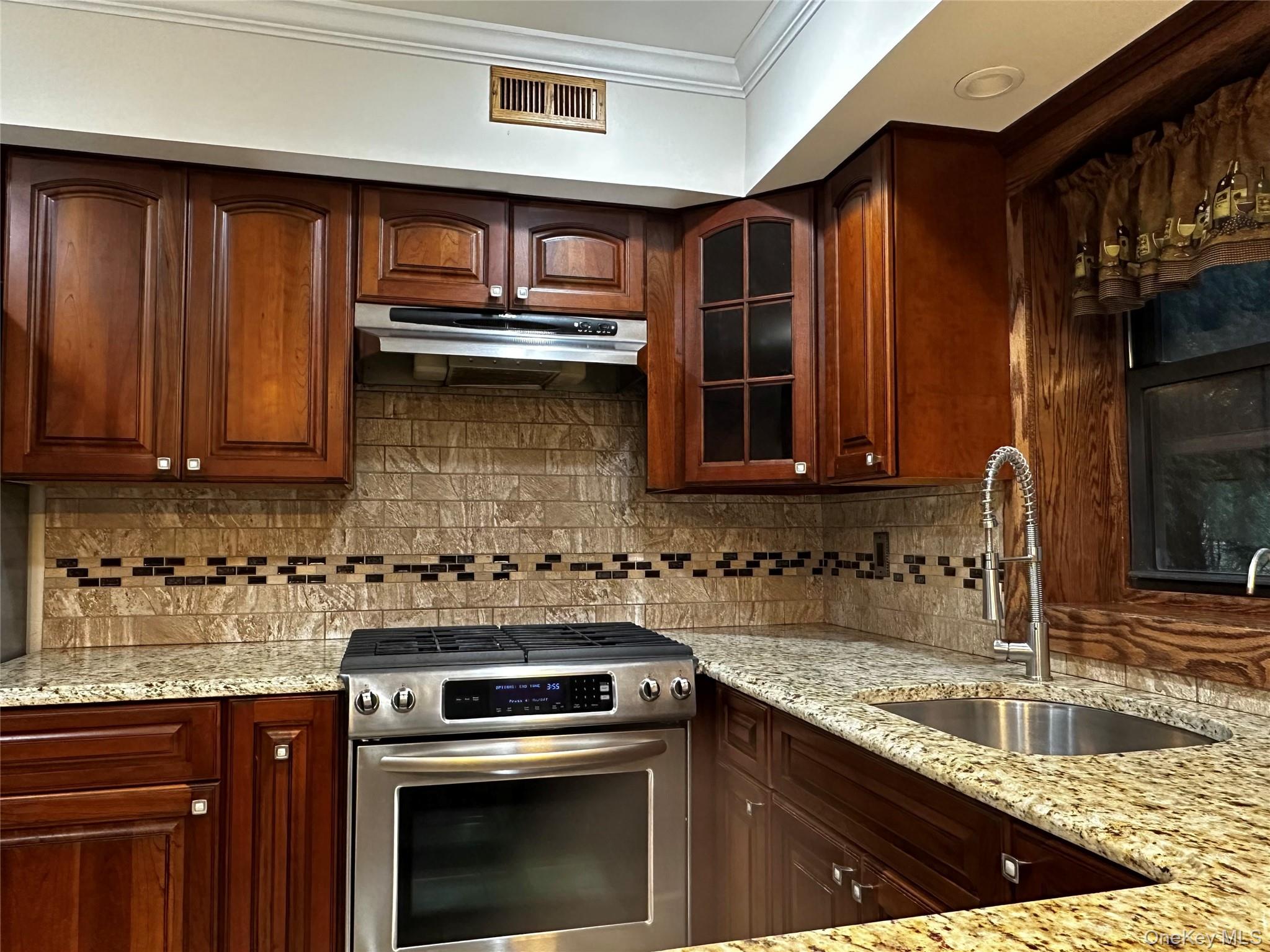 #5 photo, 128 Bailey Court, Middle Island , NY 11953