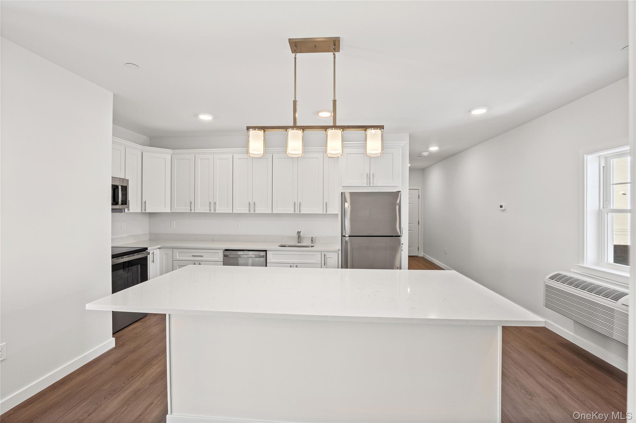 #10 photo, 227 4th Avenue, Bay Shore , NY 11706