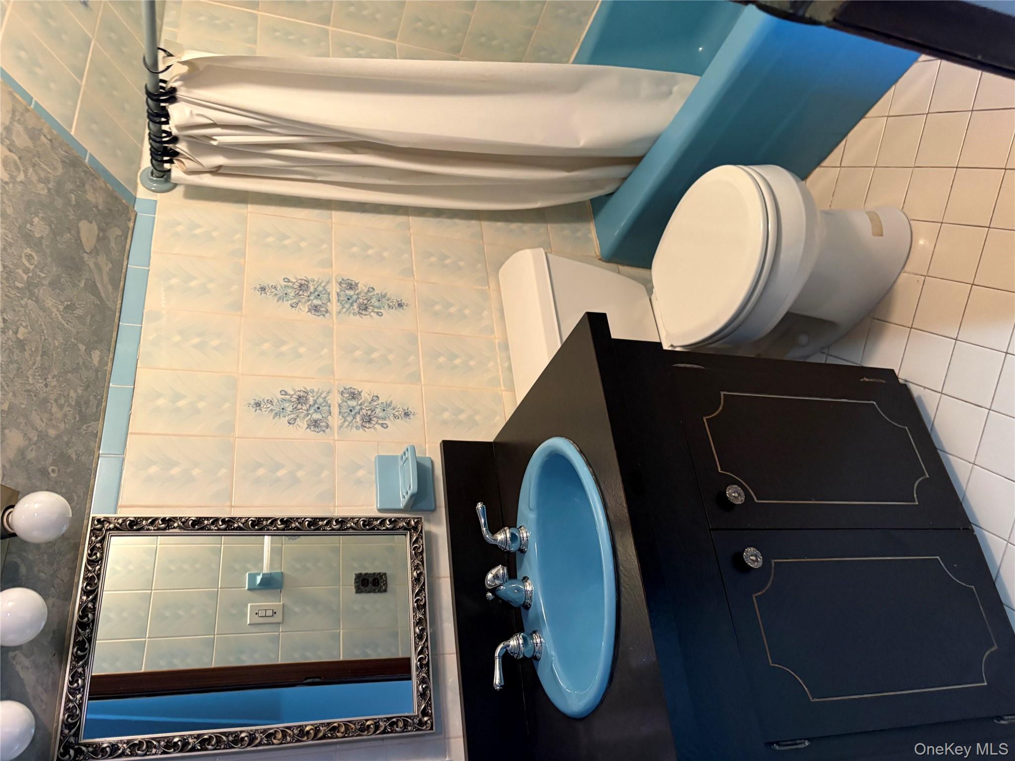 #11 photo, 191 Acre Lane, Hicksville , NY 11801