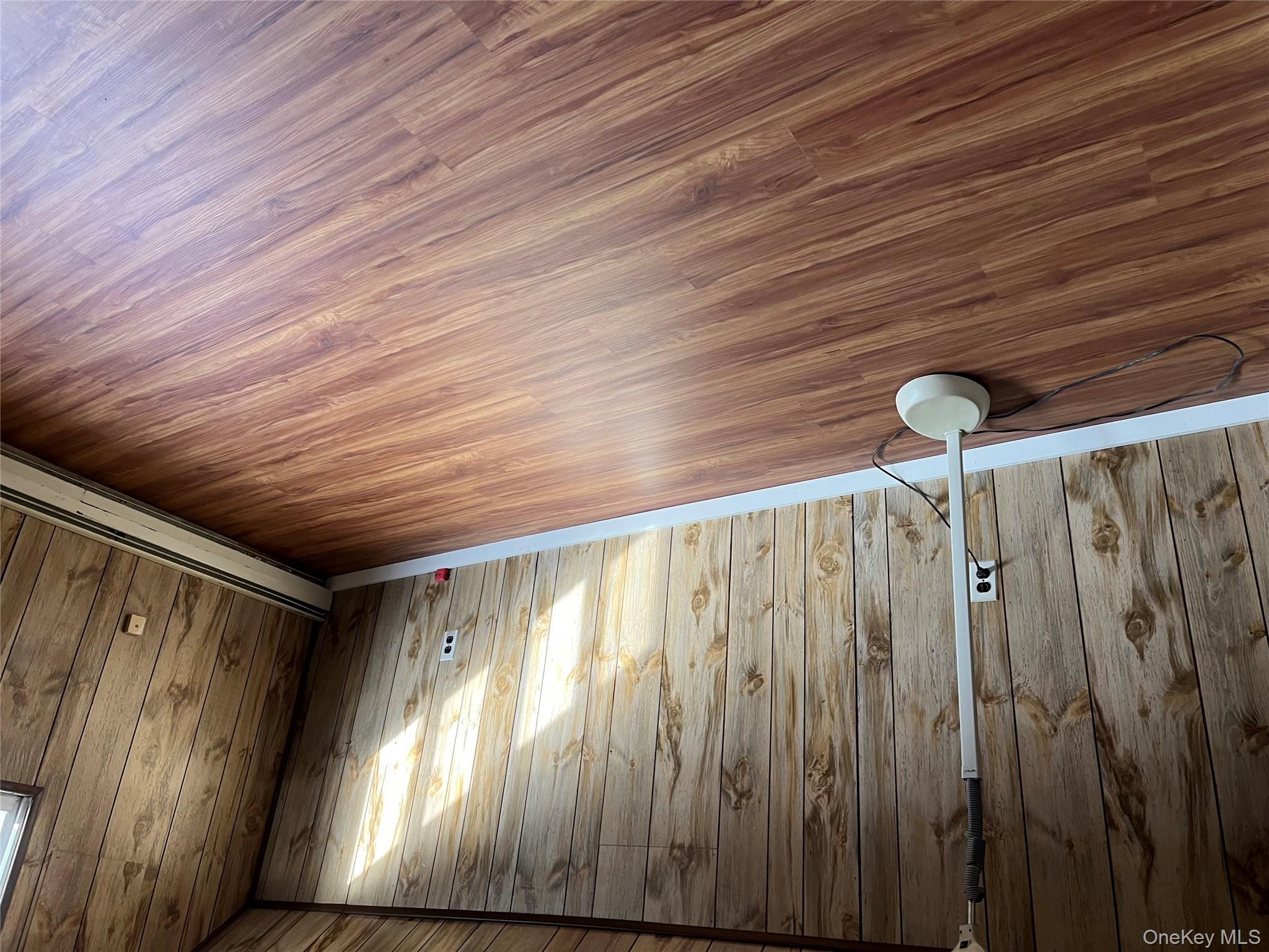 #5 photo, 191 Acre Lane, Hicksville , NY 11801