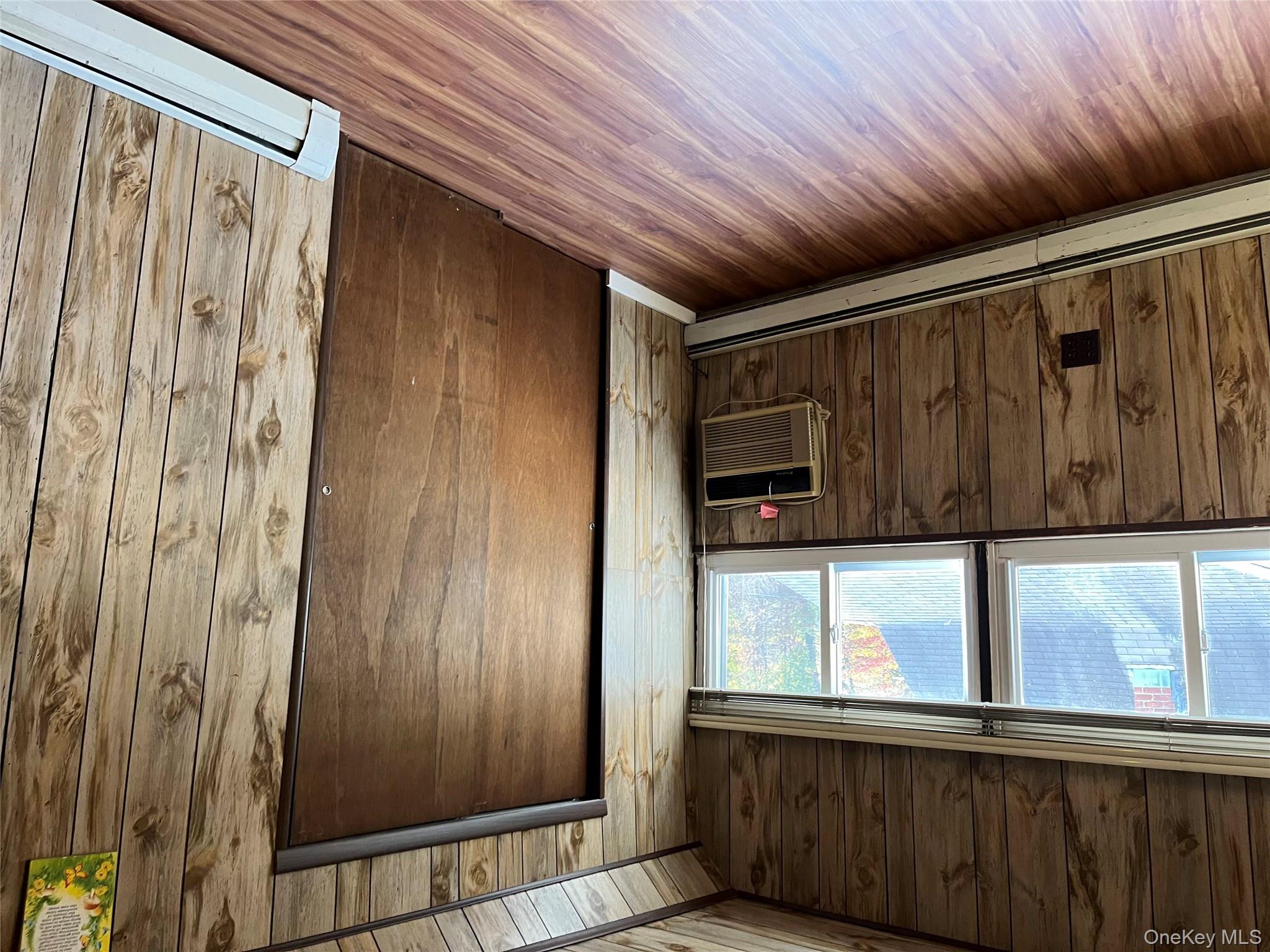 #6 photo, 191 Acre Lane, Hicksville , NY 11801