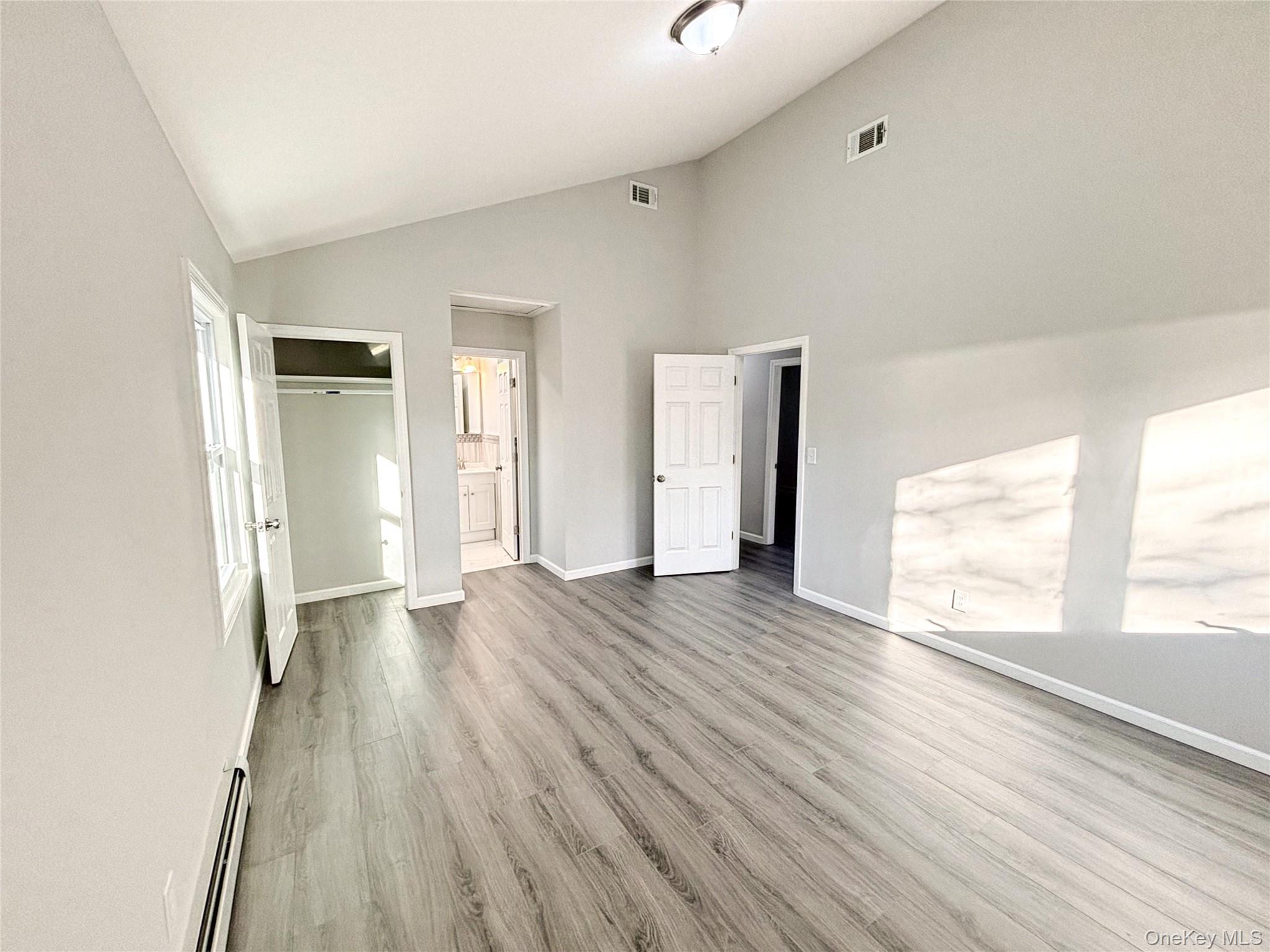 #7 photo, 22 Harford Drive, サフォーク郡 Coram , NY 11727