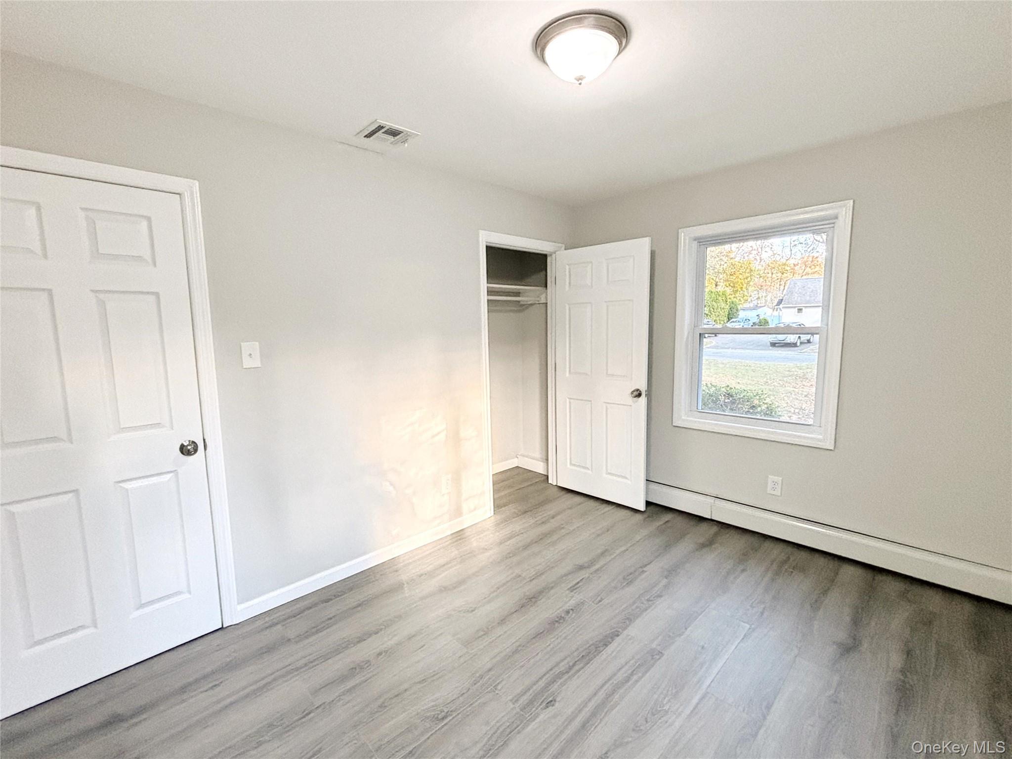 #9 photo, 22 Harford Drive, サフォーク郡 Coram , NY 11727