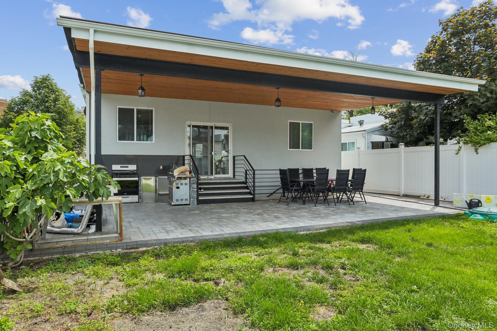 #12 photo, 81-34 169th Street, Hillcrest (Queens) , NY 11432