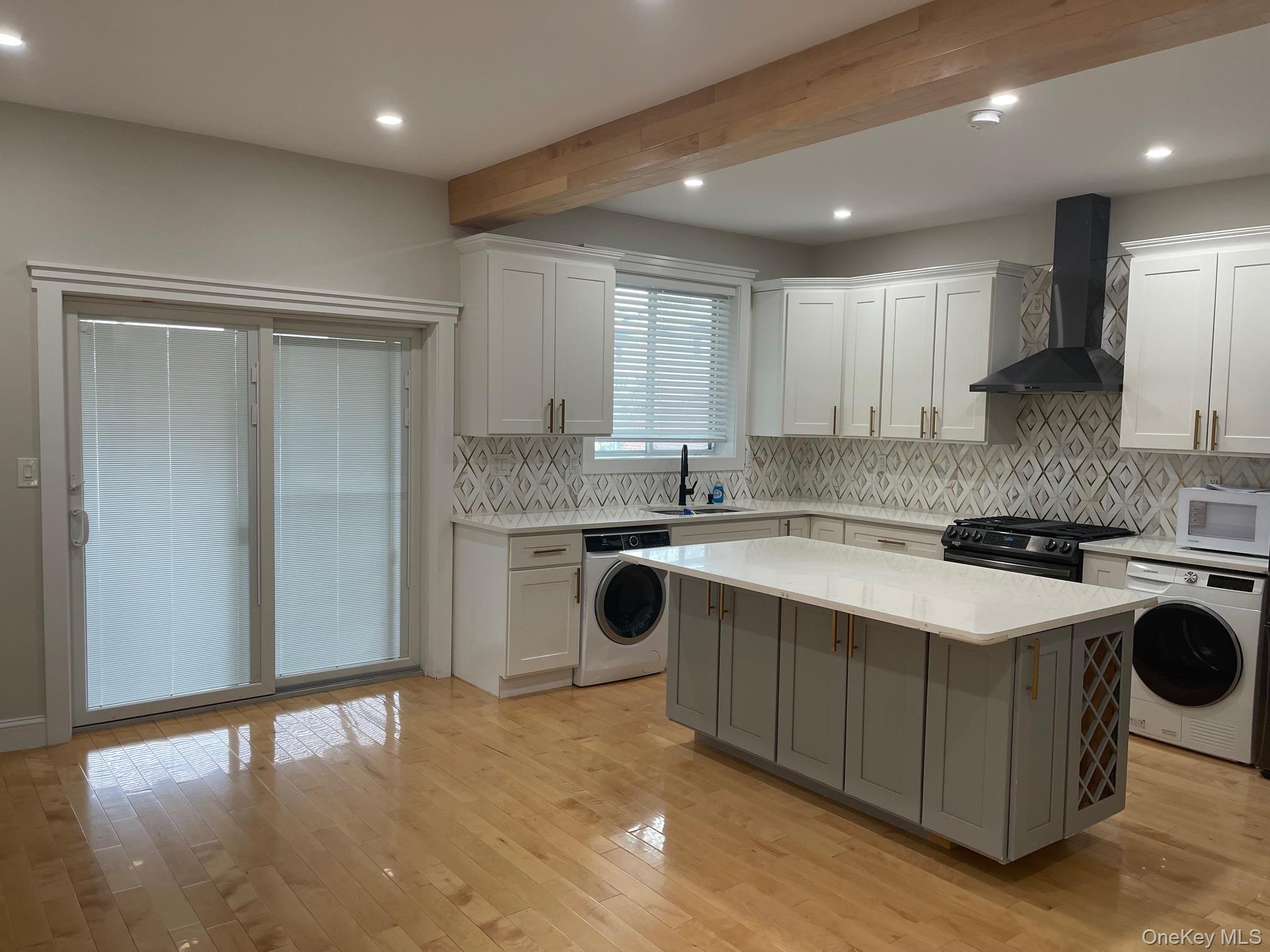 #4 photo, 81-34 169th Street, Hillcrest (Queens) , NY 11432