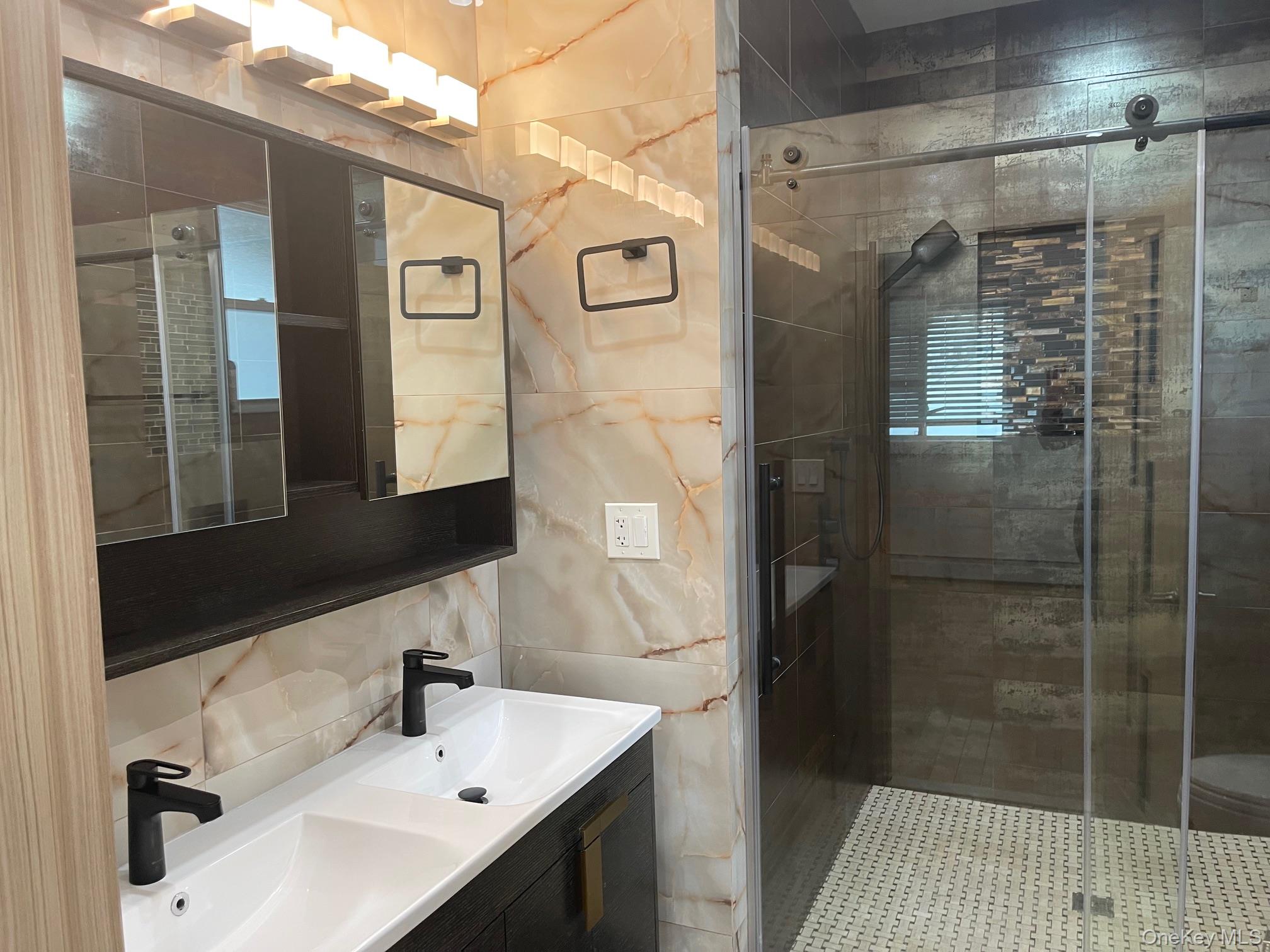 #9 photo, 81-34 169th Street, Hillcrest (Queens) , NY 11432