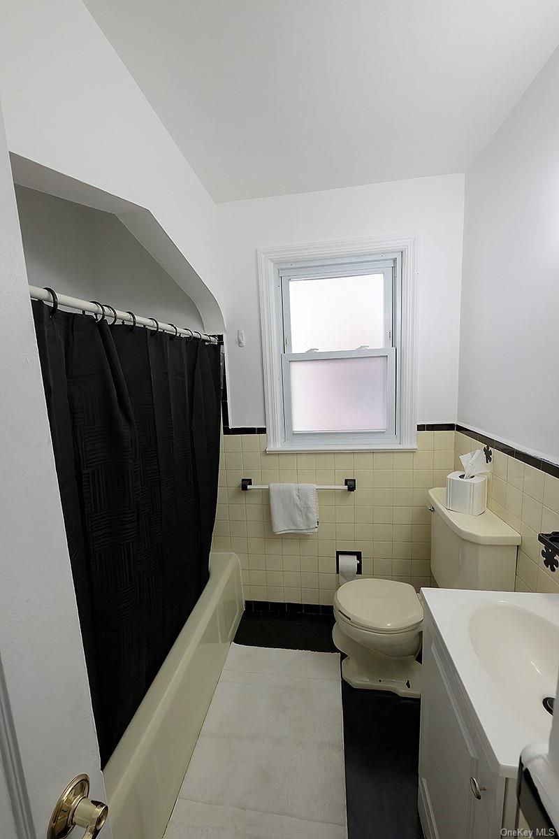 #7 photo, 471 Windsor Place, Oceanside , NY 11572