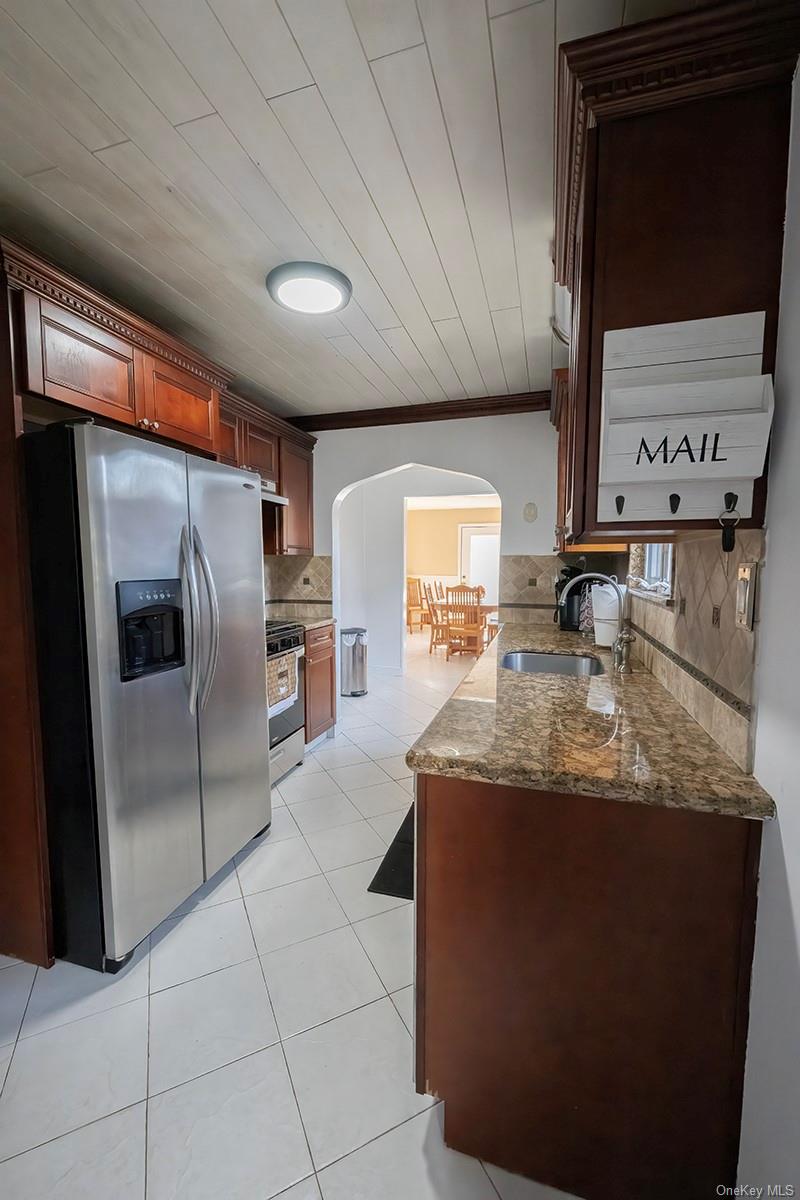 #9 photo, 471 Windsor Place, Oceanside , NY 11572