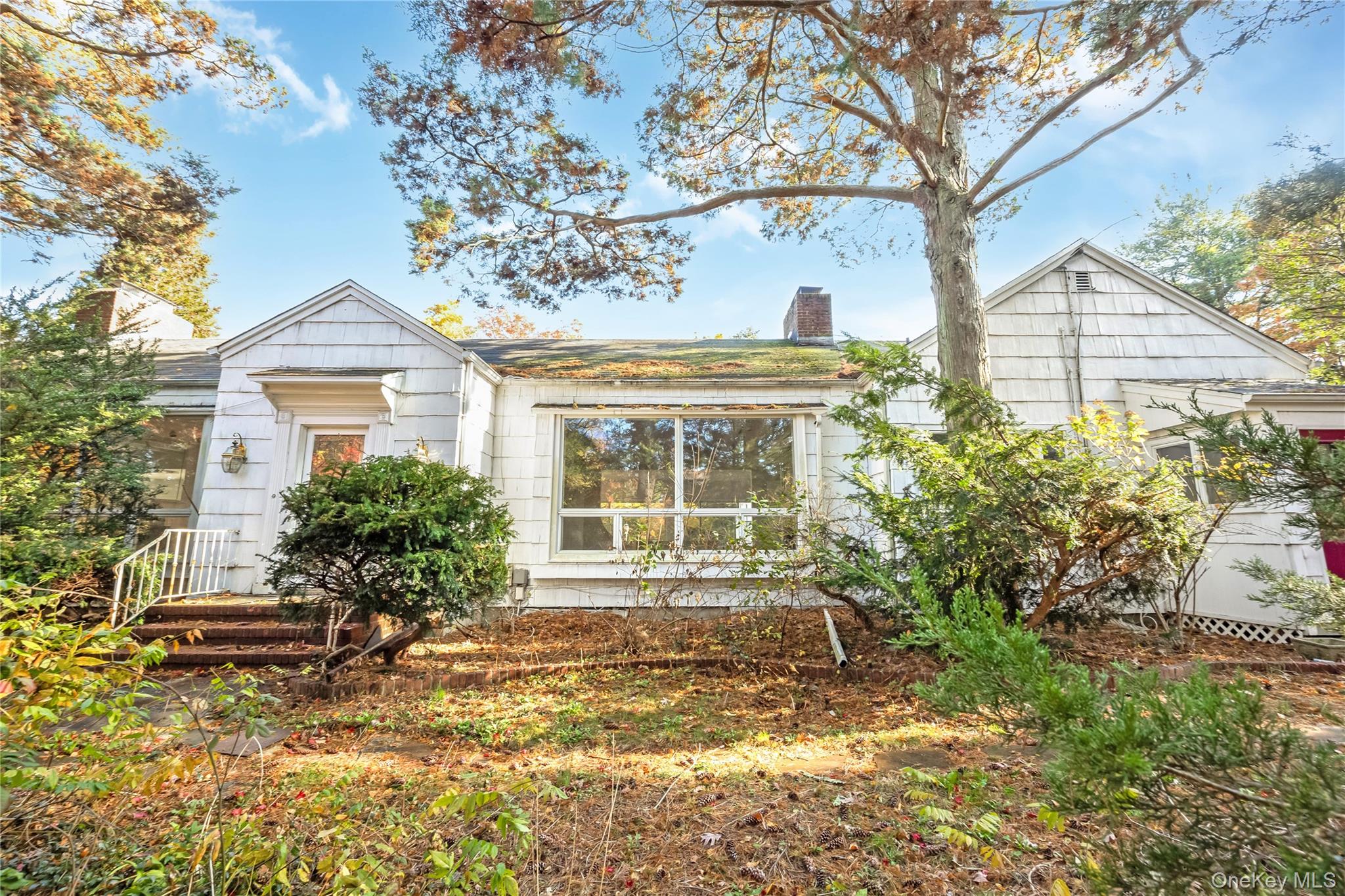 #1 photo, 5 Bagatelle Road, Dix Hills , NY 11746