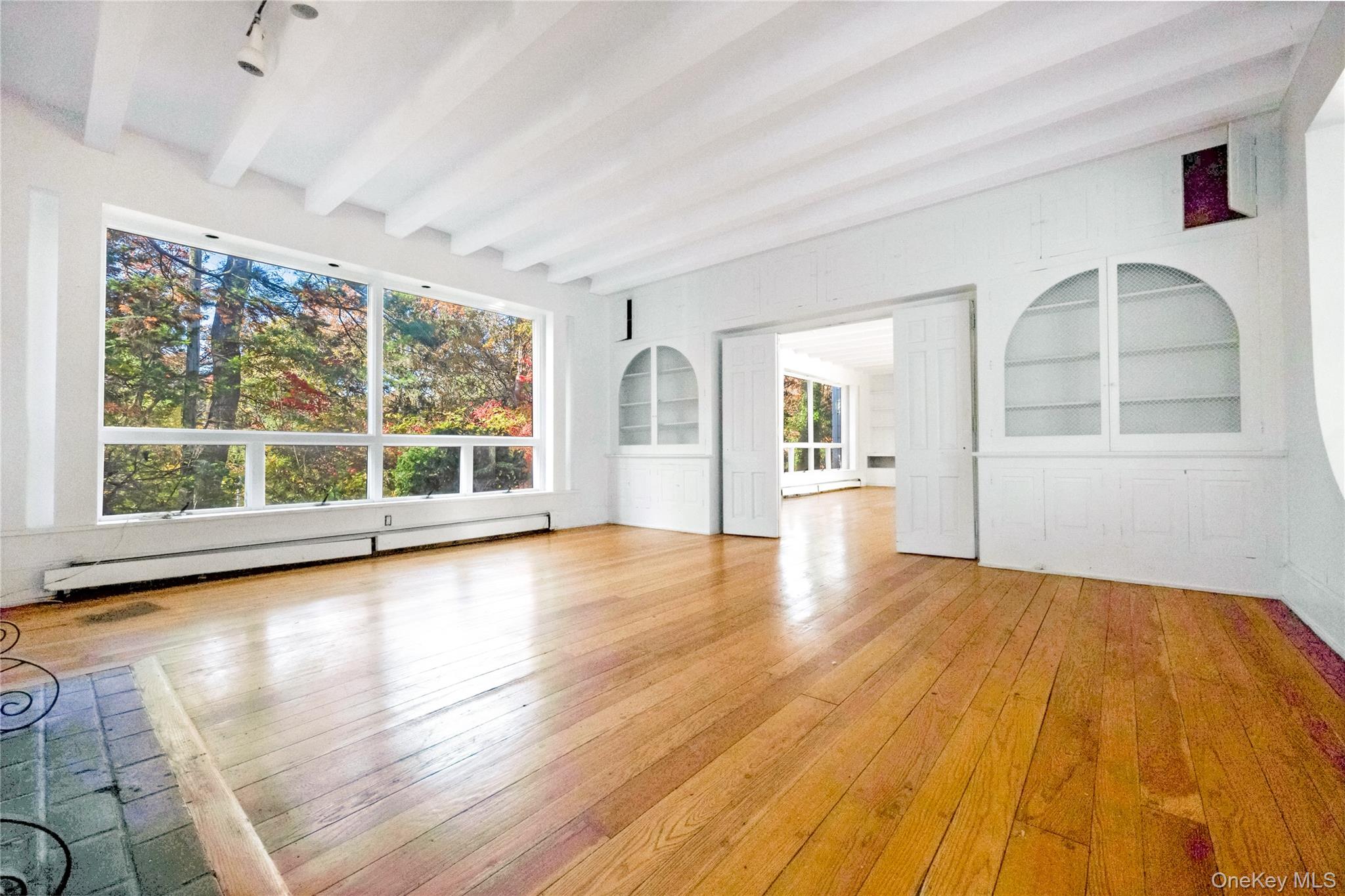 #19 photo, 5 Bagatelle Road, Dix Hills , NY 11746