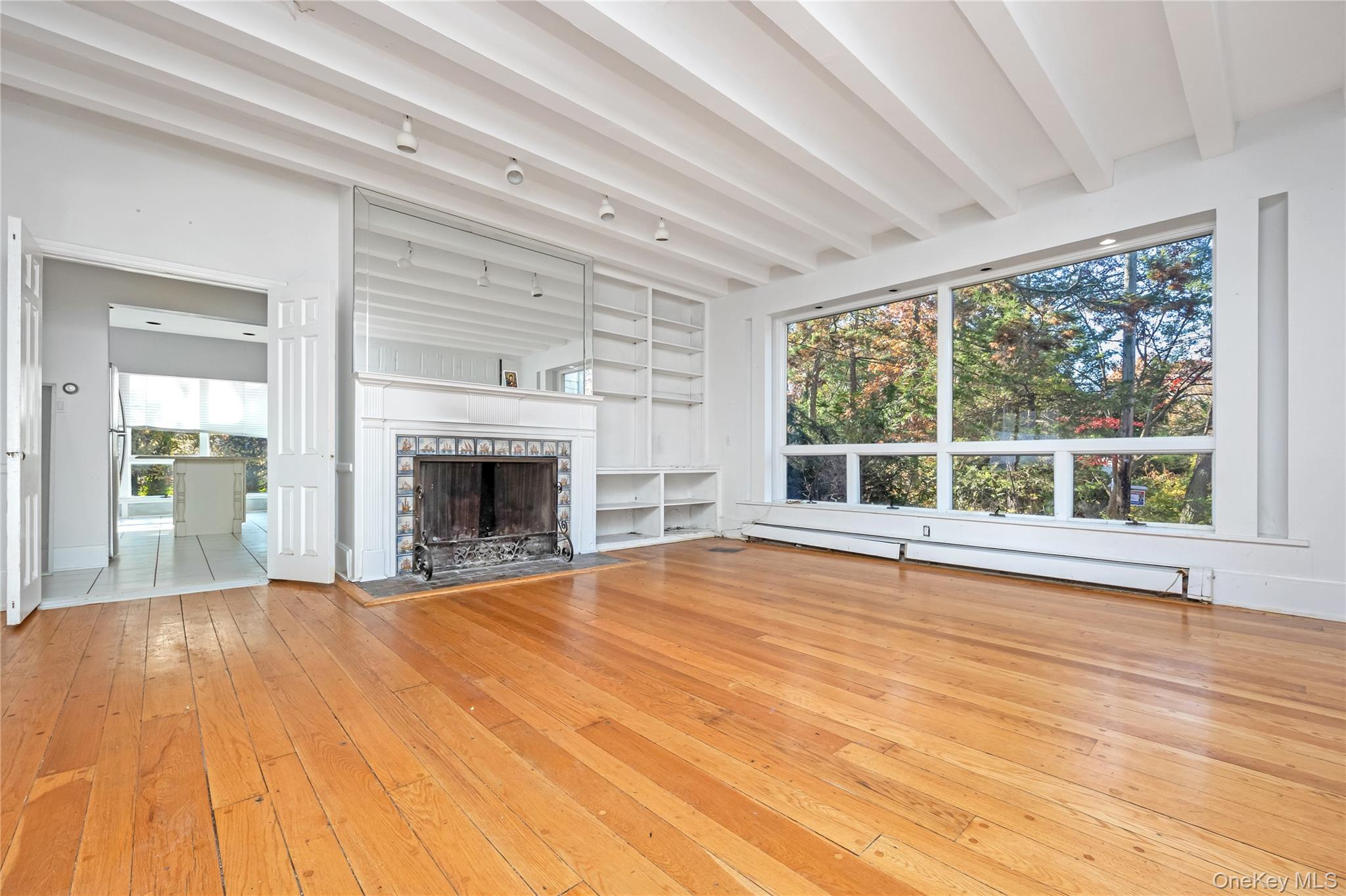 #20 photo, 5 Bagatelle Road, Dix Hills , NY 11746