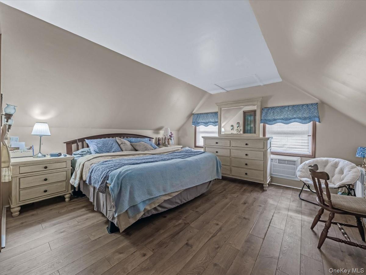 #12 photo, 140 Jerusalem Avenue, Levittown , NY 11756