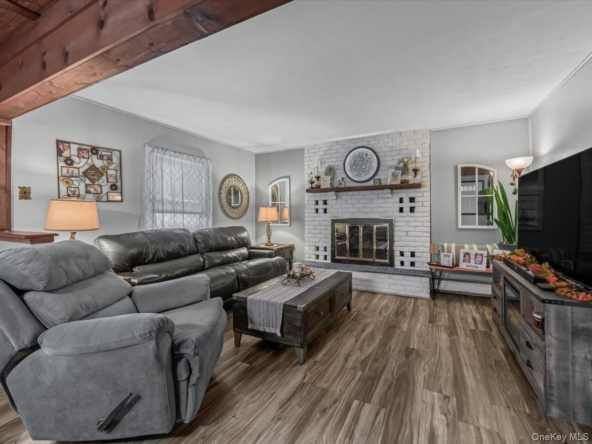 #6 photo, 140 Jerusalem Avenue, Levittown , NY 11756