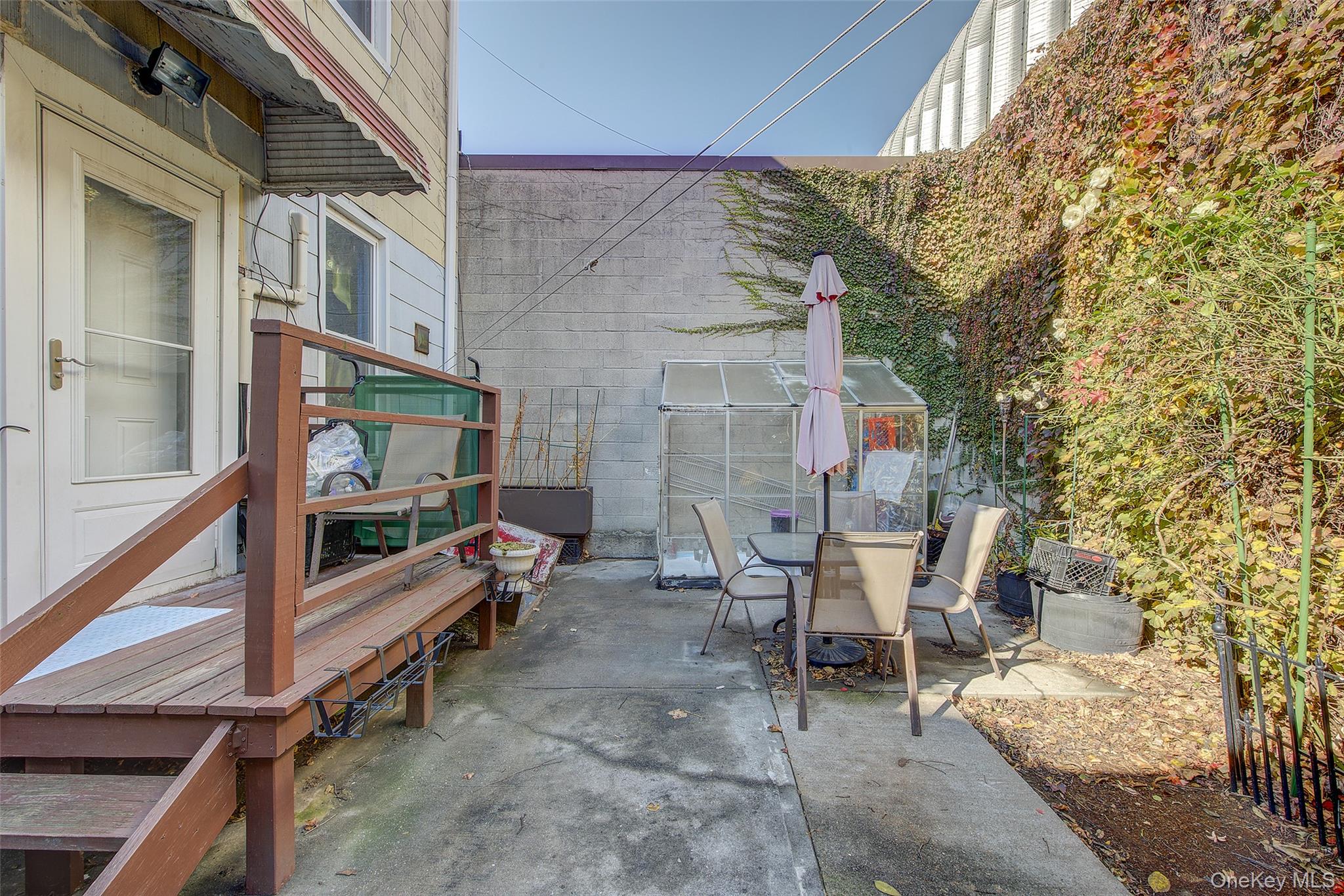 #5 photo, 1055 Wyckoff Avenue, Ridgewood , NY 11385