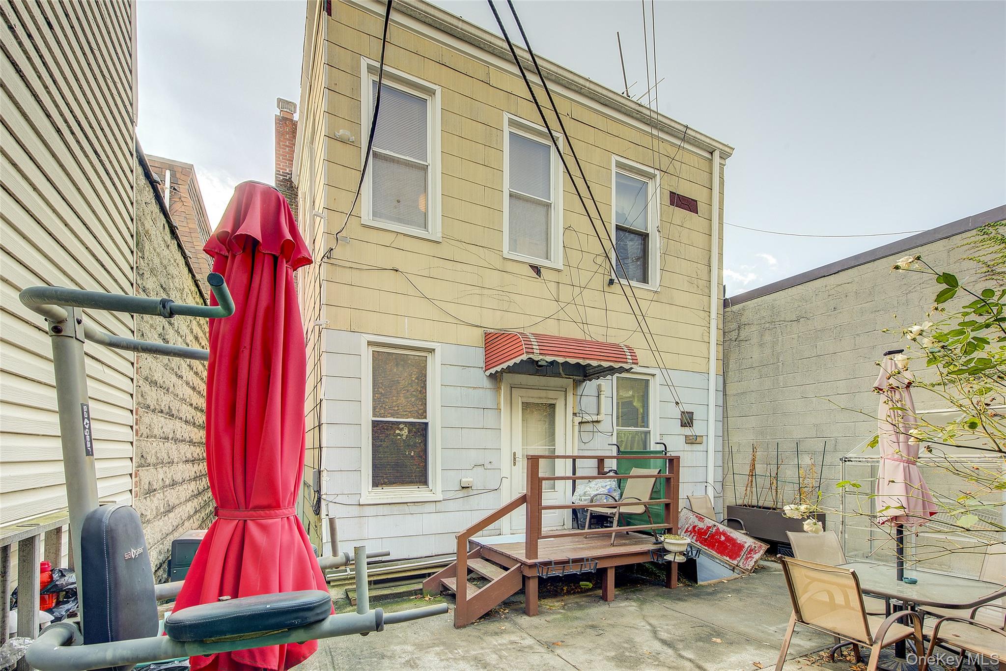 #6 photo, 1055 Wyckoff Avenue, Ridgewood , NY 11385