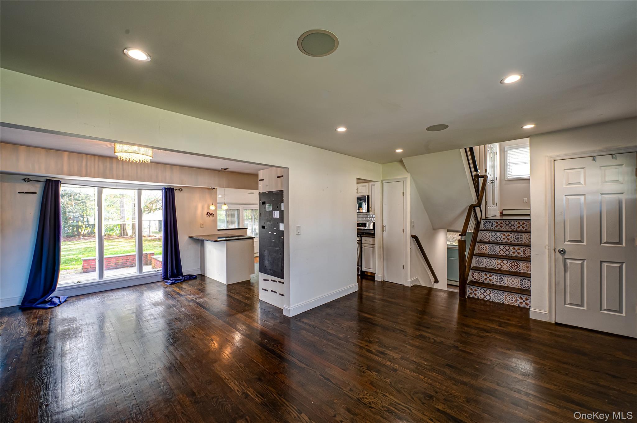 #7 photo, 11 Dwight Circle, Commack , NY 11725