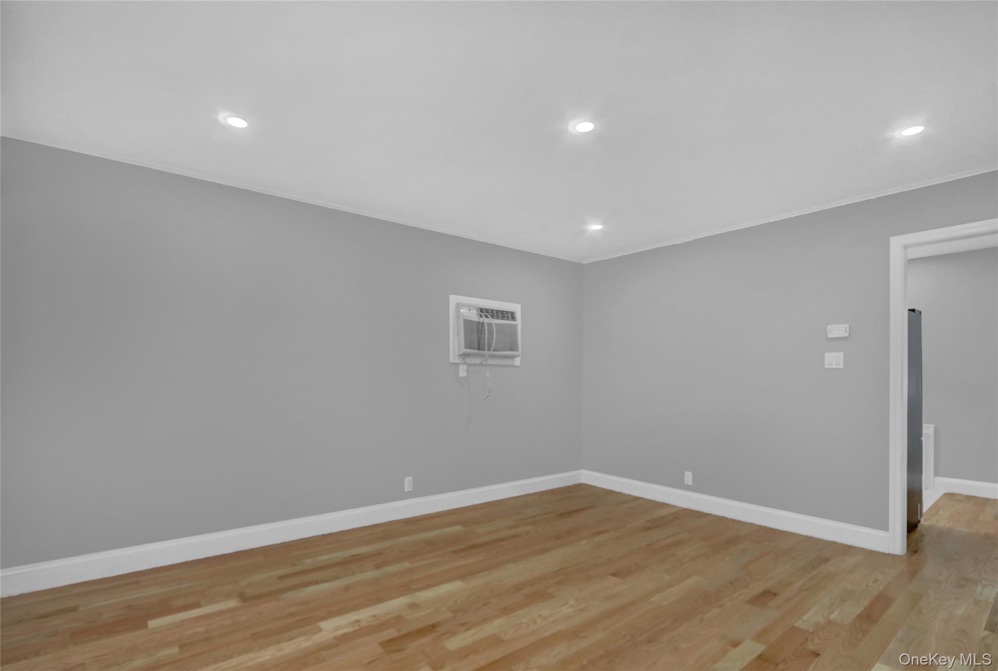 #10 photo, 852 Smith Street, Uniondale , NY 11553