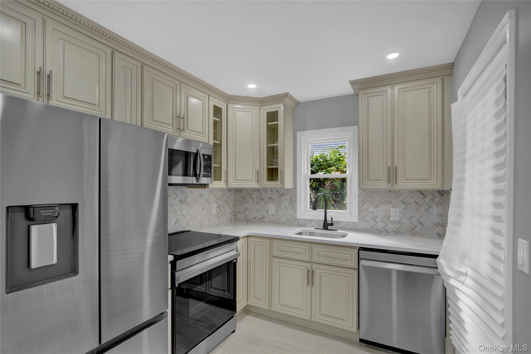 #20 photo, 852 Smith Street, Uniondale , NY 11553