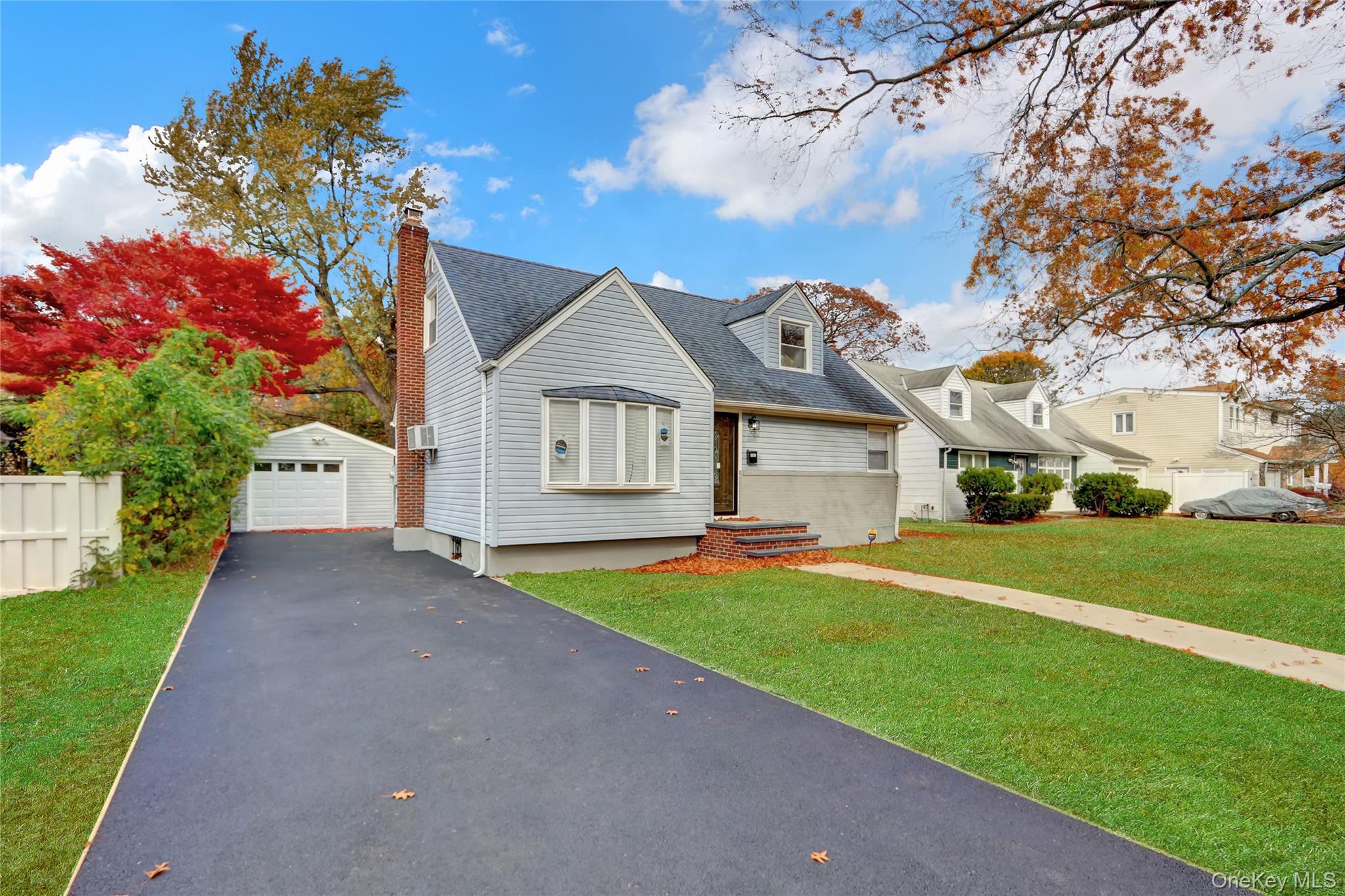 #4 photo, 852 Smith Street, Uniondale , NY 11553