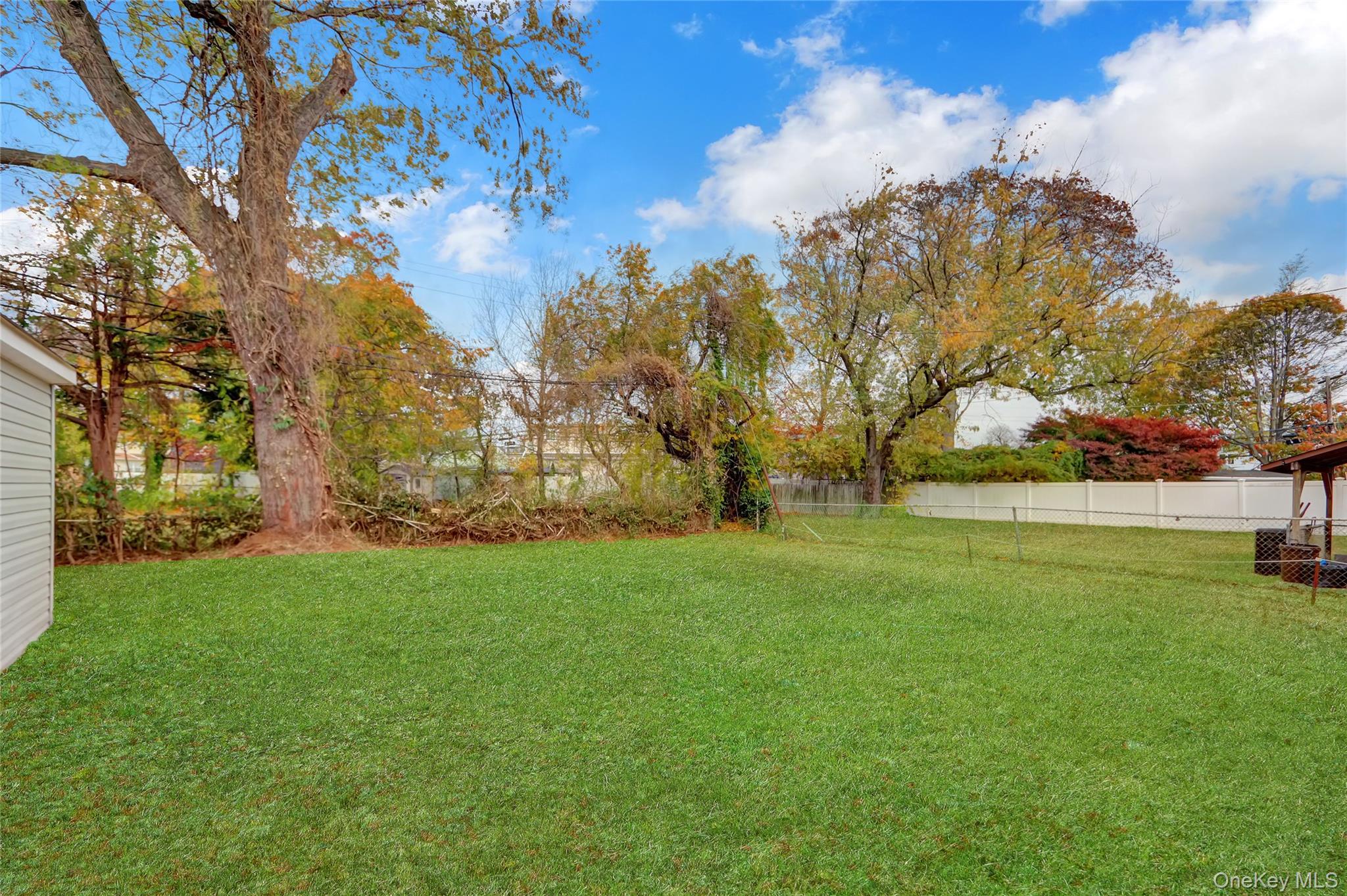 #6 photo, 852 Smith Street, Uniondale , NY 11553