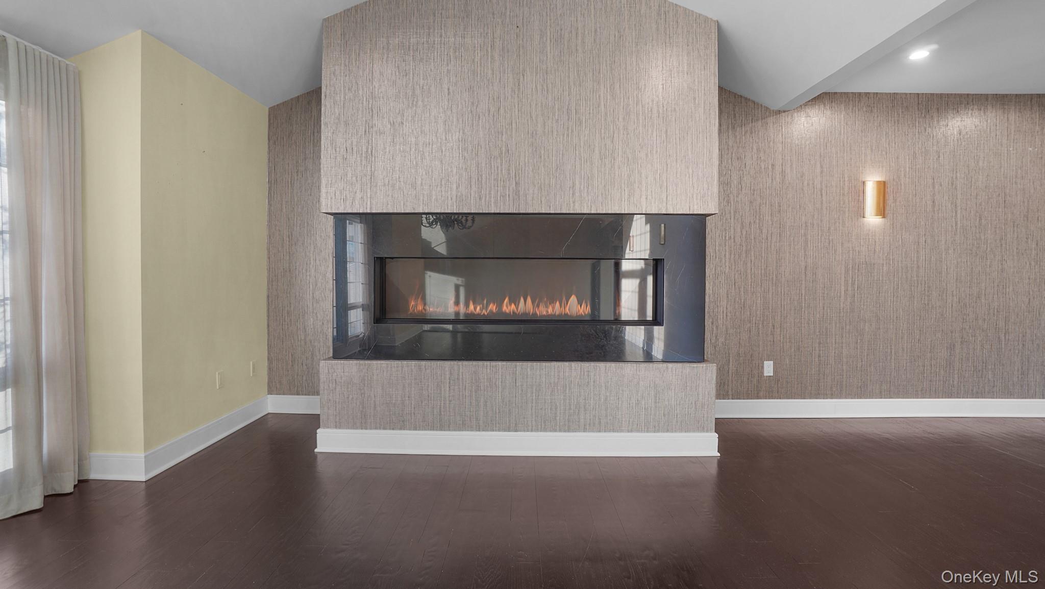 #10 photo, 67 Royal Way, New Hyde Park , NY 11040