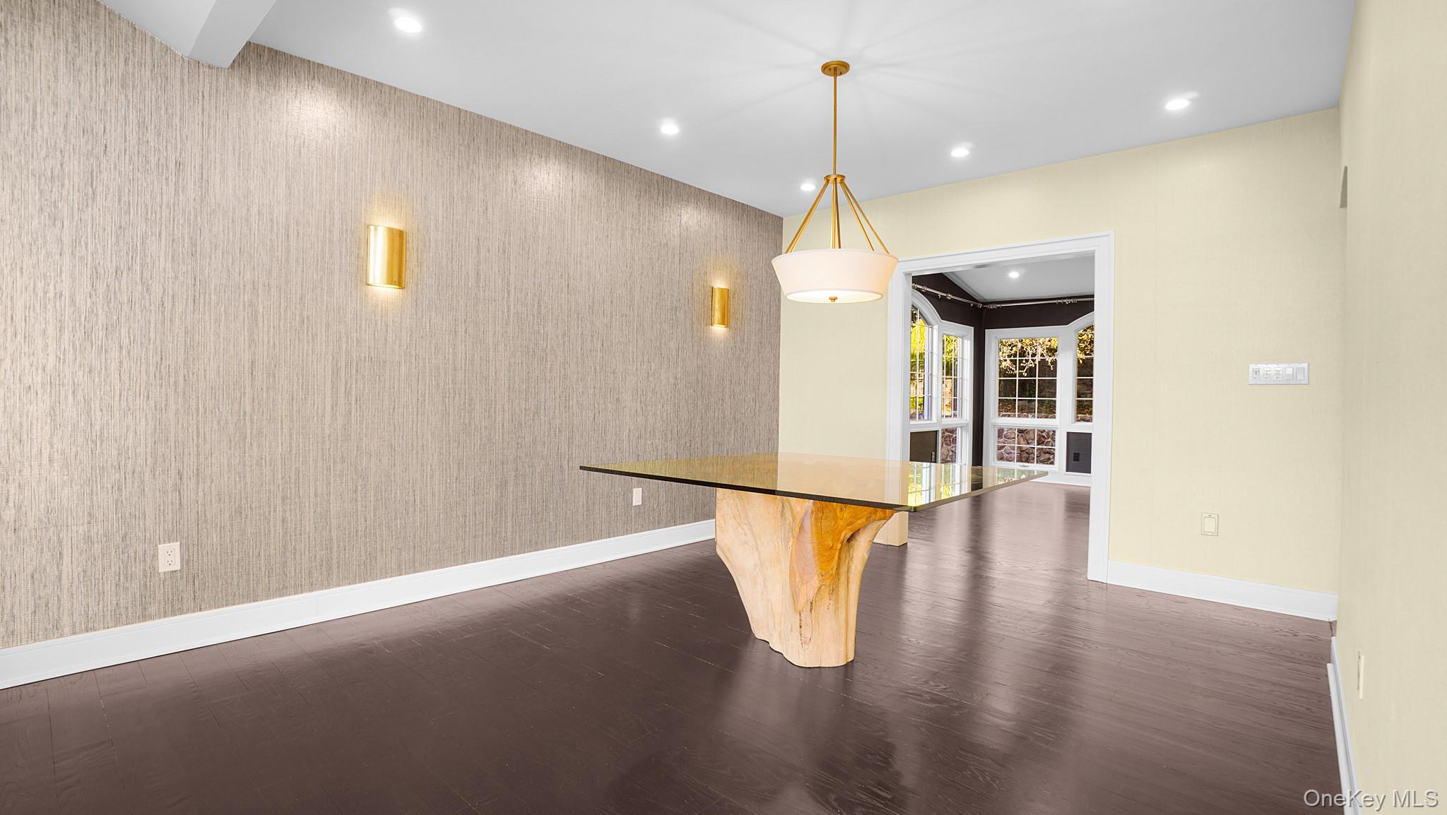 #17 photo, 67 Royal Way, New Hyde Park , NY 11040