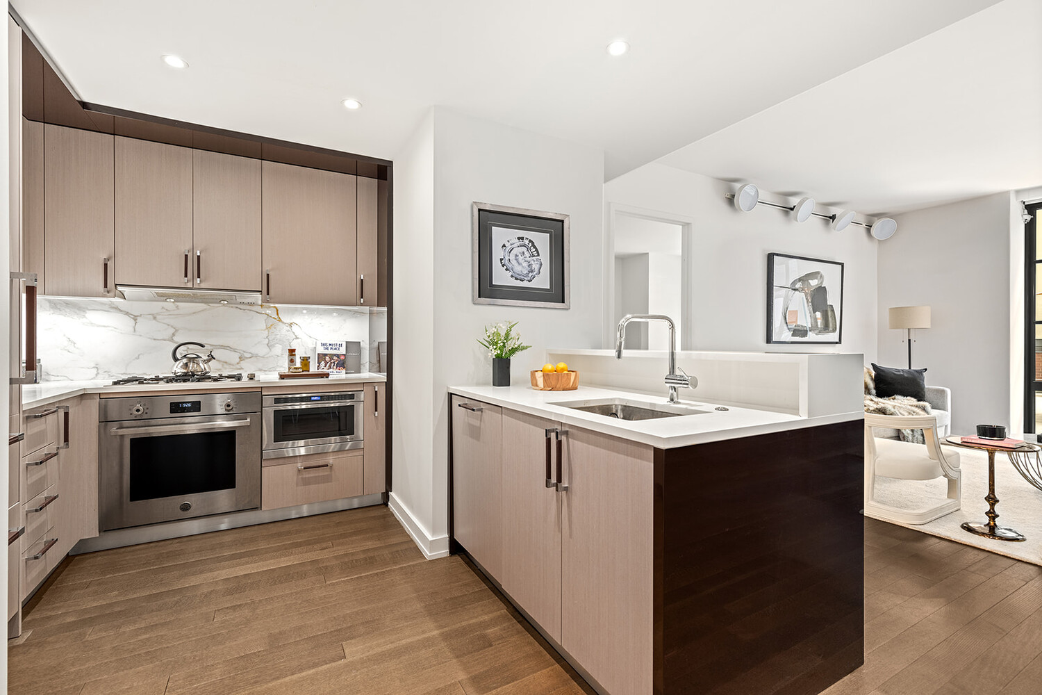 #16 photo, 261 W 25TH Street, Chelsea , NY 10001