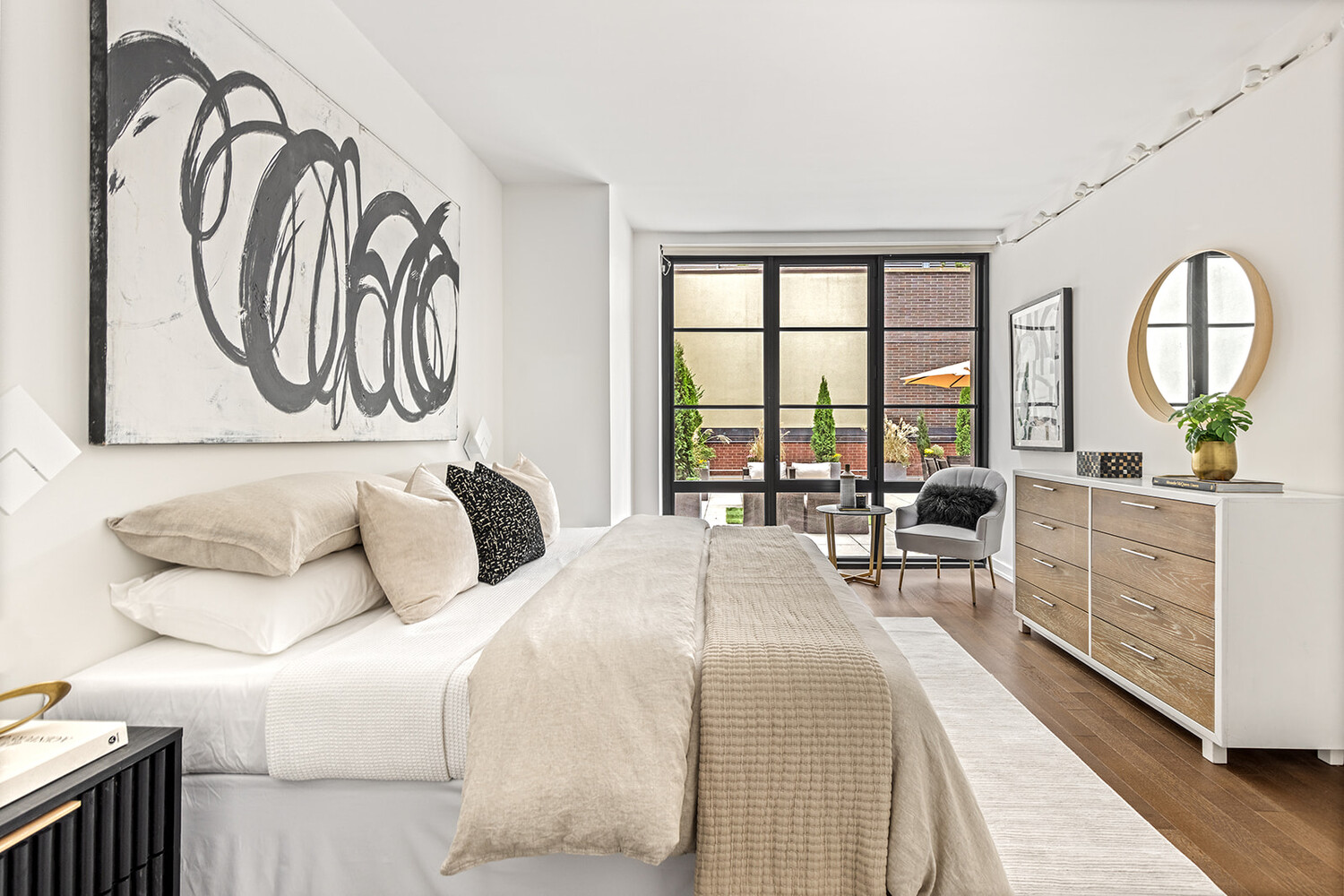 #18 photo, 261 W 25TH Street, Chelsea , NY 10001