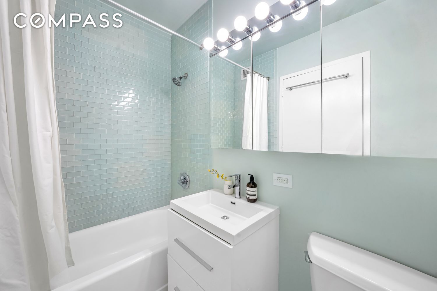 #7 photo, 99 John Street, Financial District , NY 10038