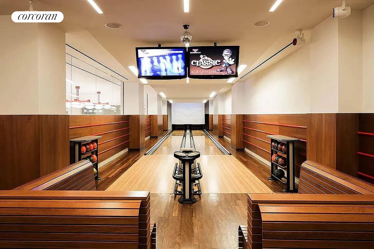 #16 photo, New York City, Lincoln Square , NY 10069