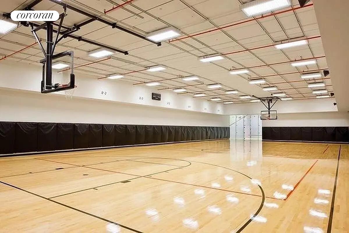 #18 photo, New York City, Lincoln Square , NY 10069