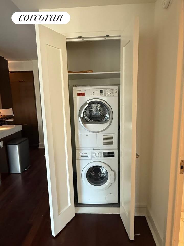 #19 photo, New York City, Lincoln Square , NY 10069