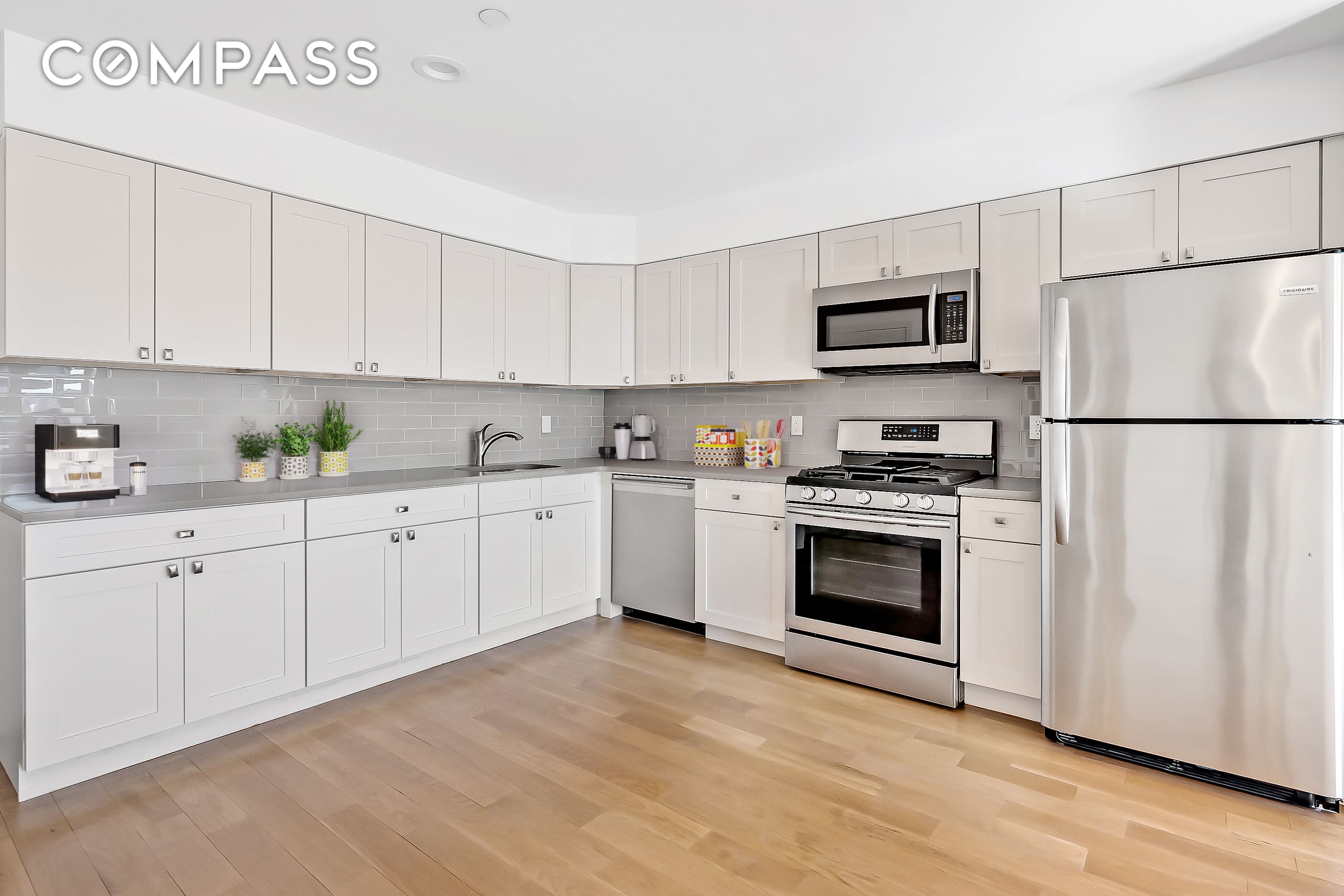 #5 photo, Astoria, Astoria , NY 11102