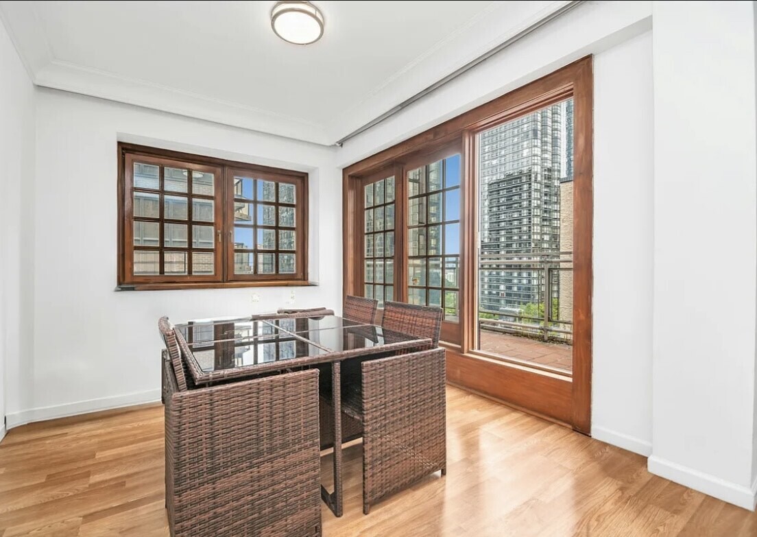 #7 photo, 321 E 48th Street, Turtle Bay , NY 10017