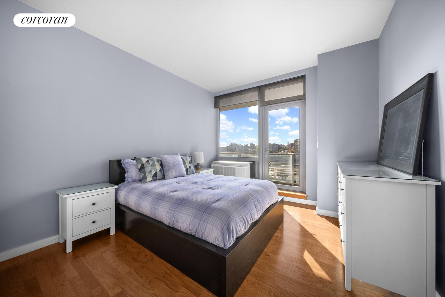 #5 photo, Hunters Point, Hunters Point , NY 11101