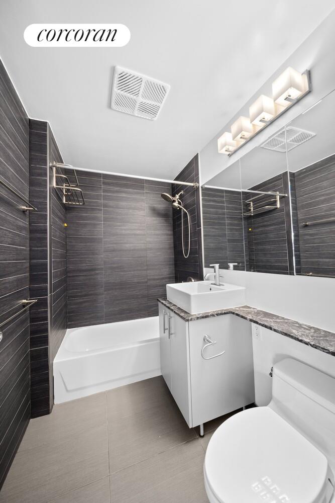 #7 photo, Hunters Point, Hunters Point , NY 11101