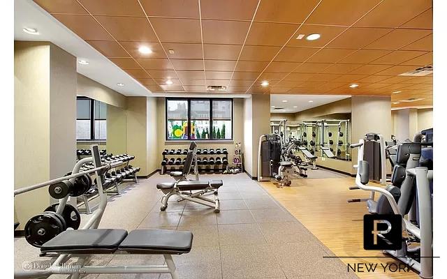 #12 photo, 330 E 38th Street, Murray Hill , NY 10016