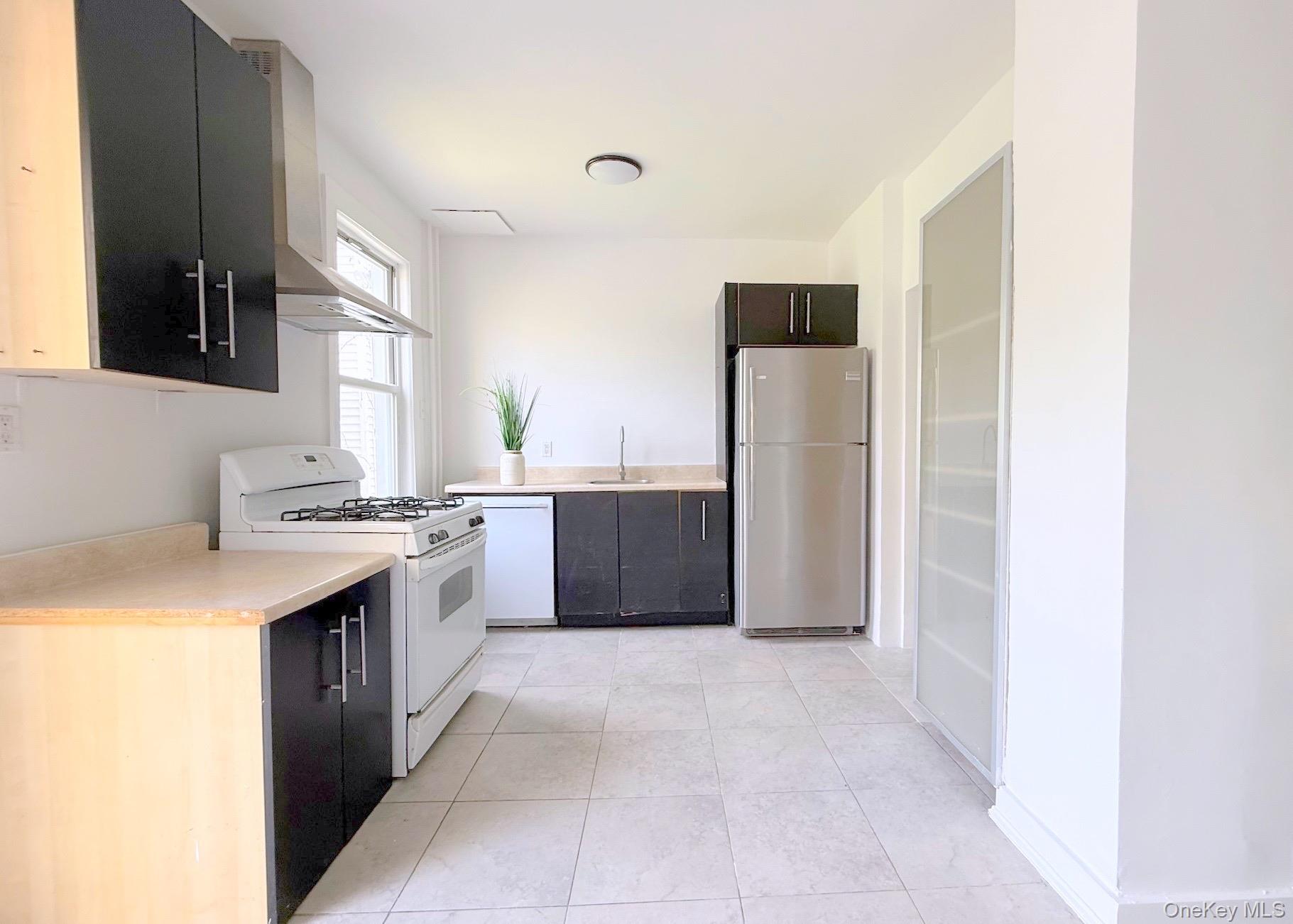 #9 photo, 35 7th Street, New Rochelle , NY 10801