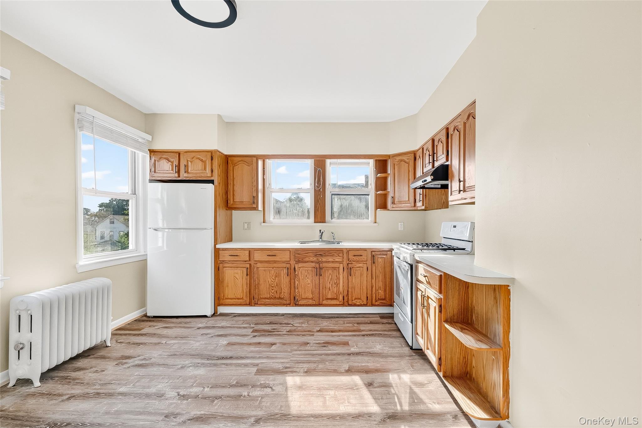 #4 photo, 270 Sickles Avenue, New Rochelle , NY 10801