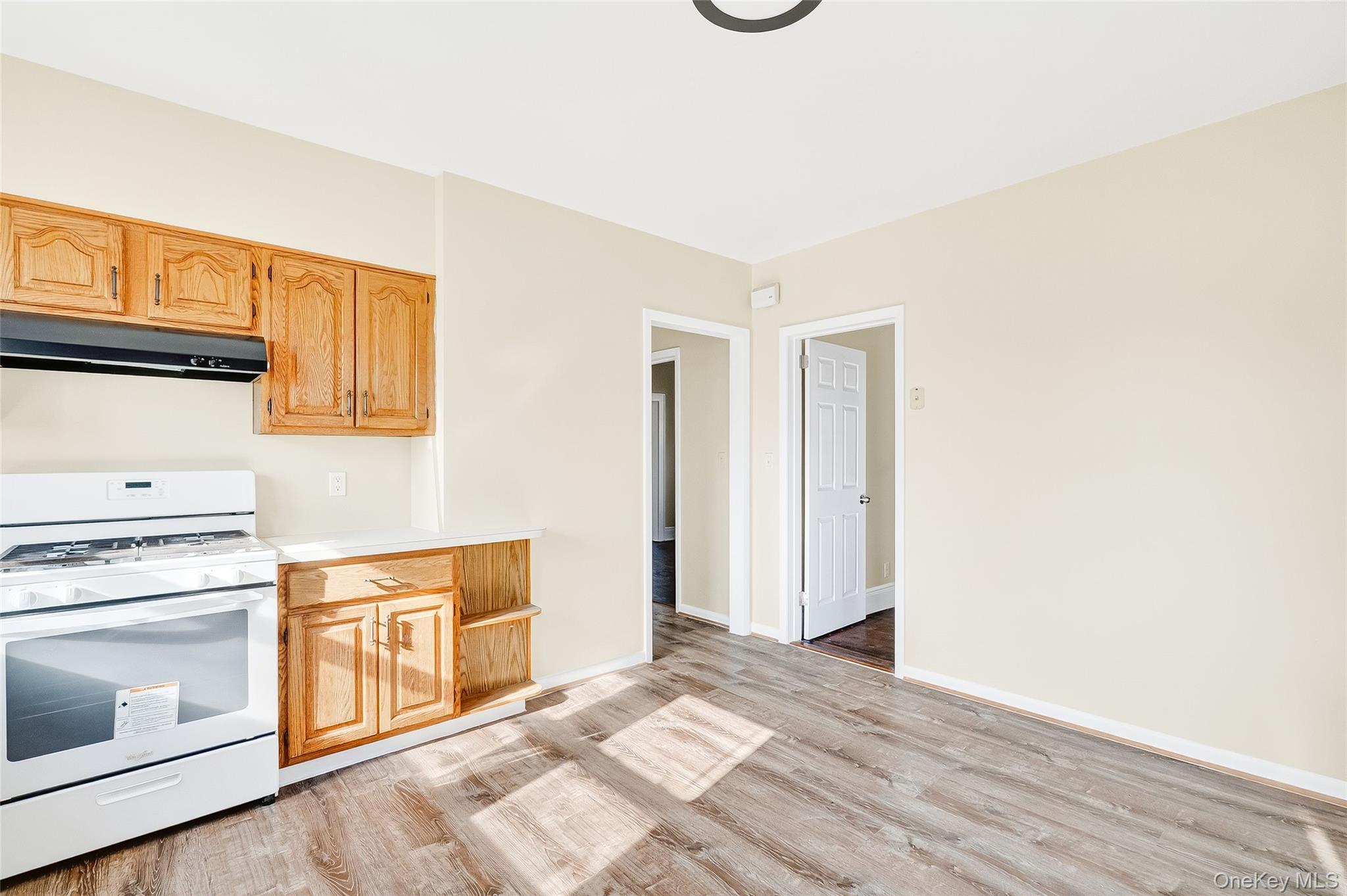 #7 photo, 270 Sickles Avenue, New Rochelle , NY 10801