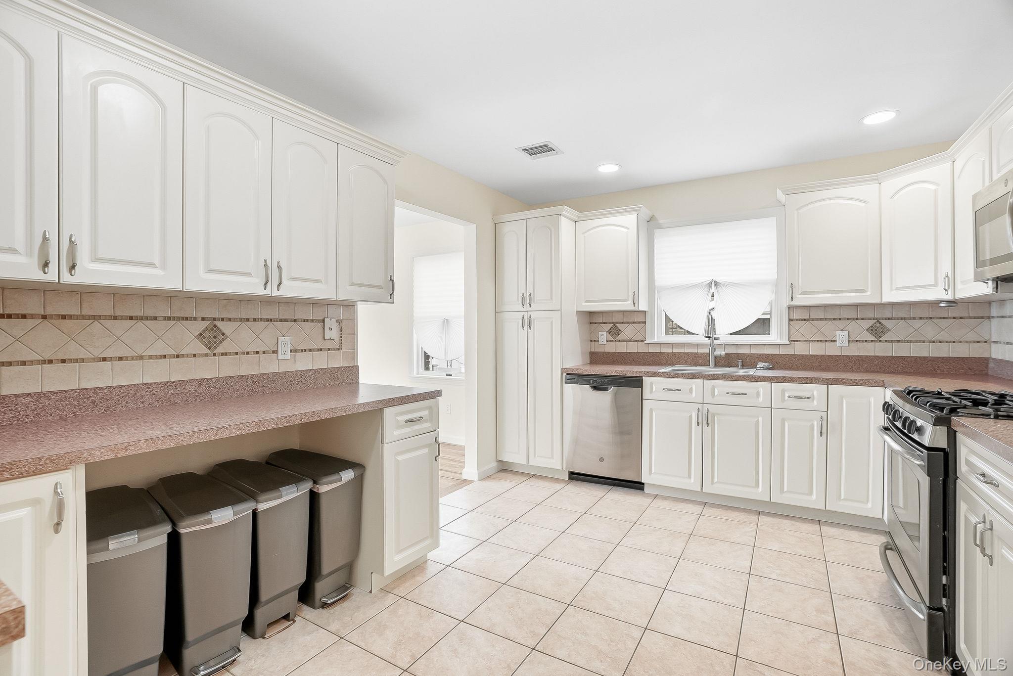 #20 photo, 46 Bryn Mawr Place, Yonkers , NY 10701